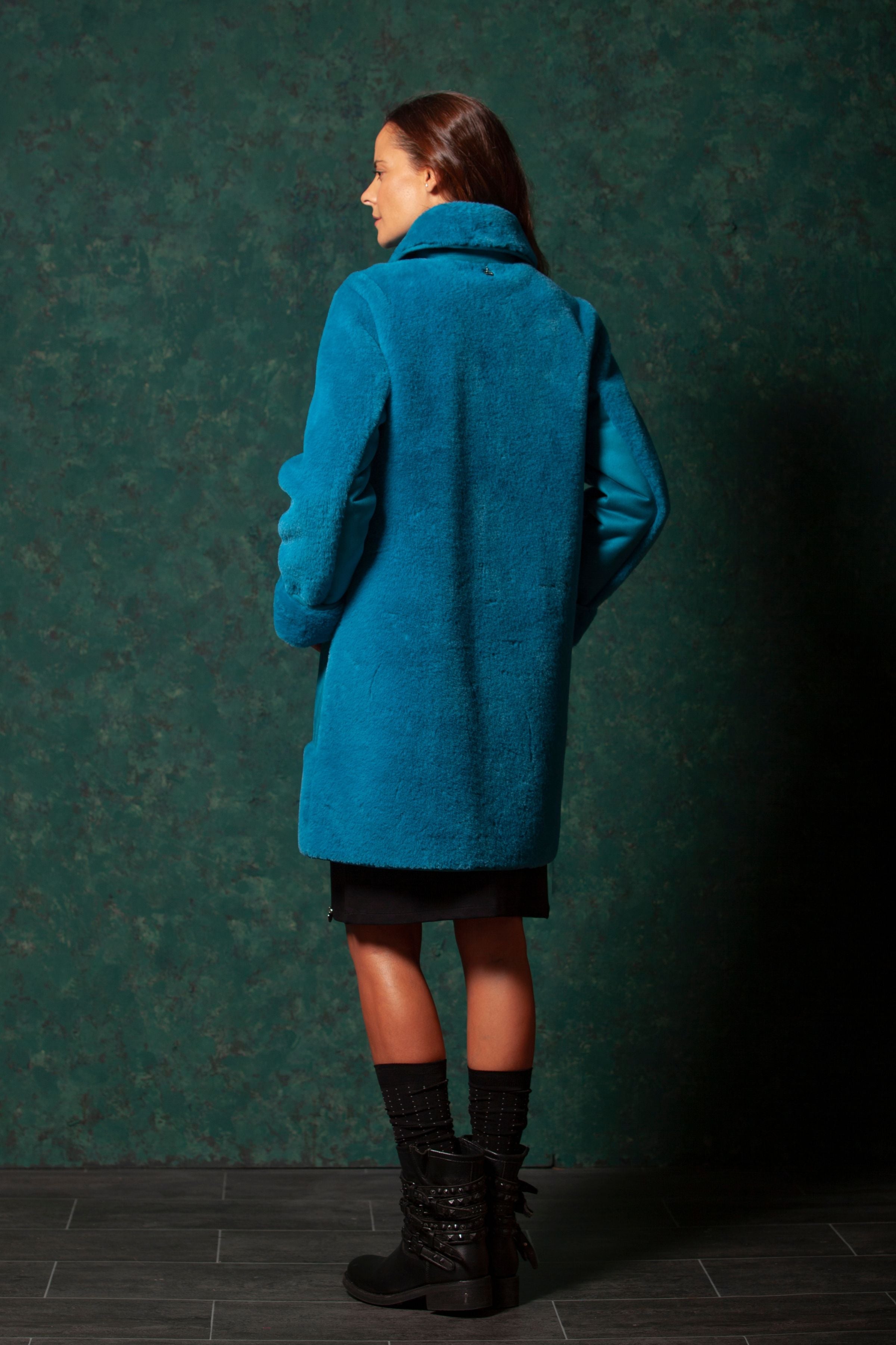 Abrigo azul turquesa largo pelo LolitasyL - lolitasyl.com