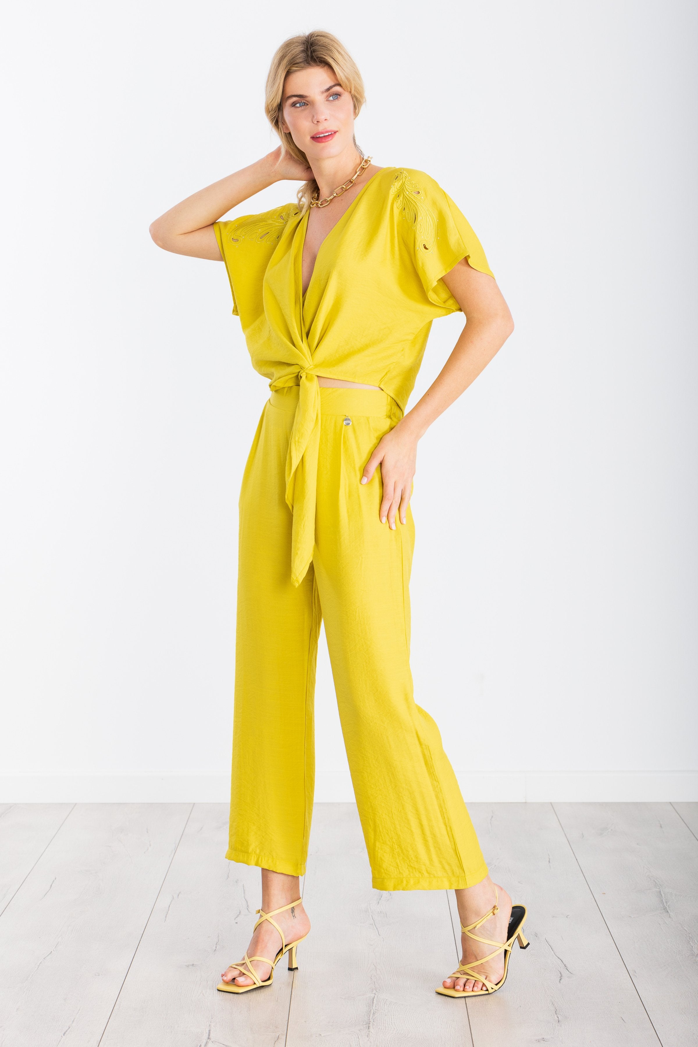 Camisa amarilla cruzada bordado LolitasyL - lolitasyl.com