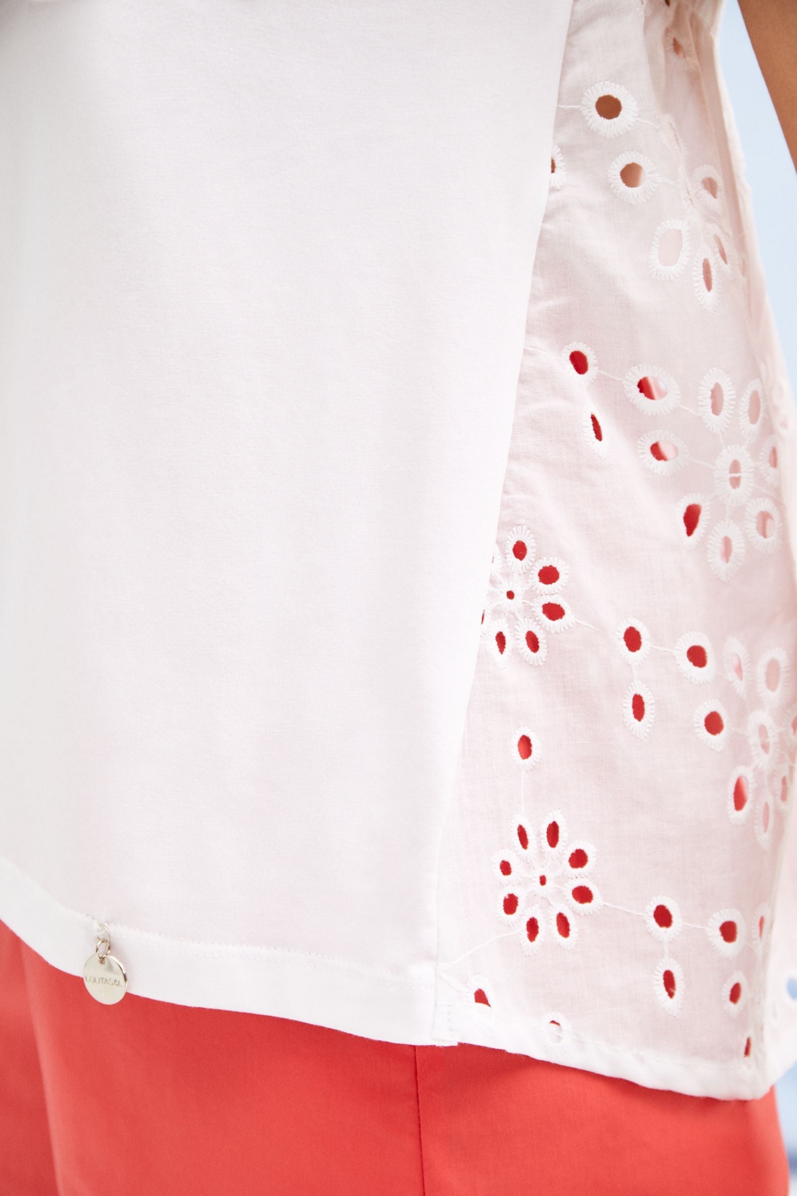 Camiseta blanca bolsillo corazon de strass con espalda grogre Lolitas&L - lolitasyl.com