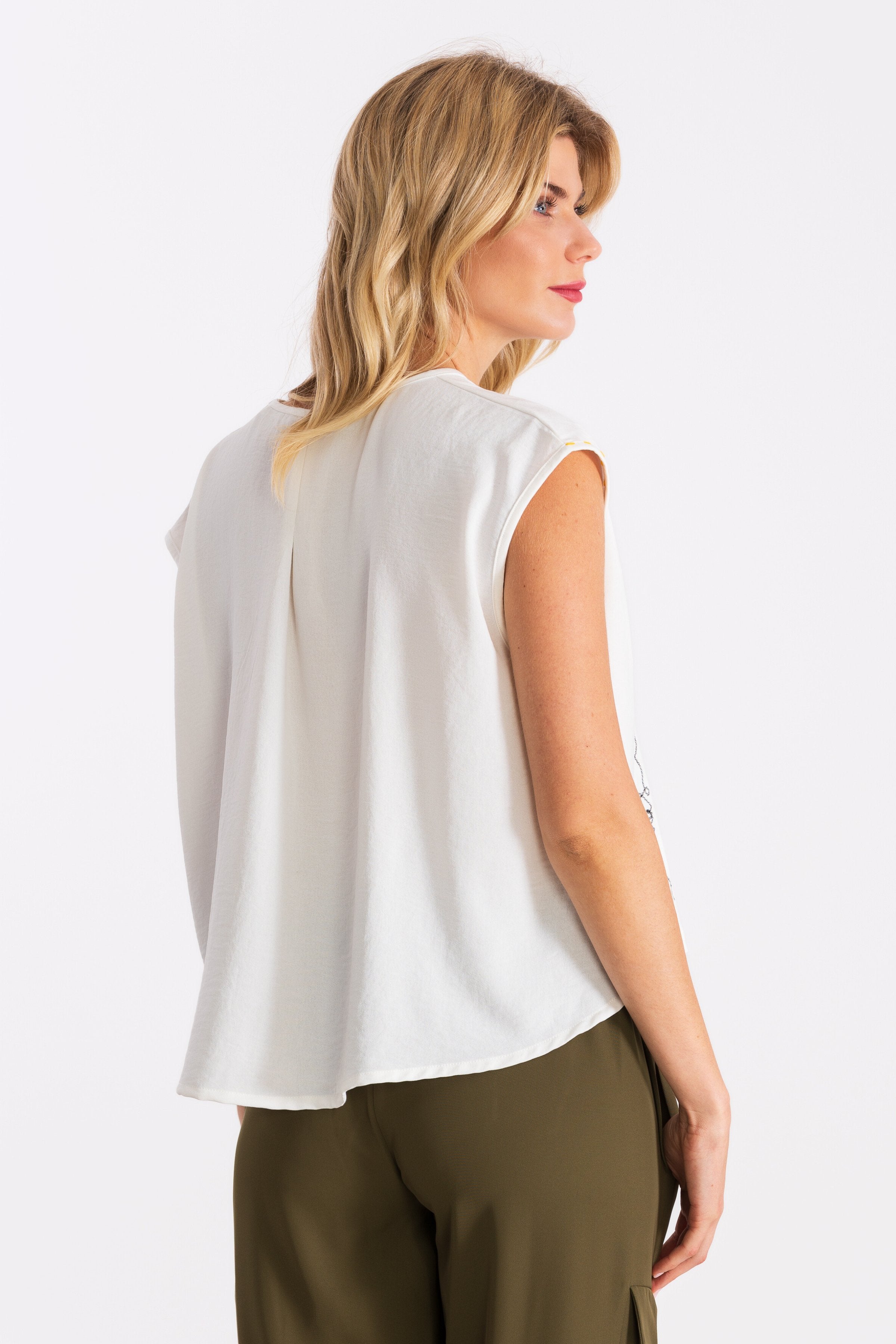 Camiseta blanca bordado flor multicolor si no LolitasyL - lolitasyl.com