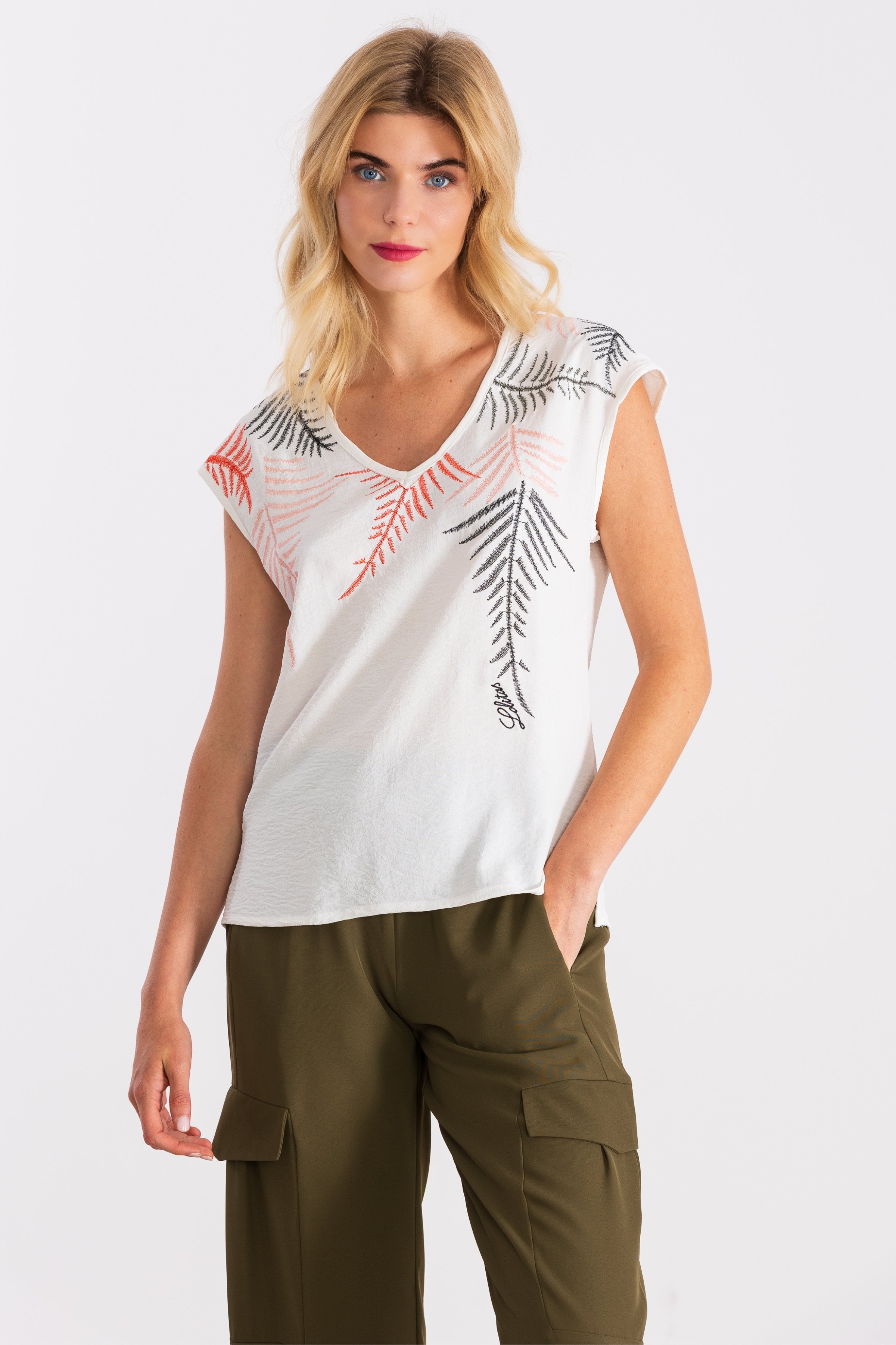 Camiseta blanca bordado plantas LolitasyL - lolitasyl.com