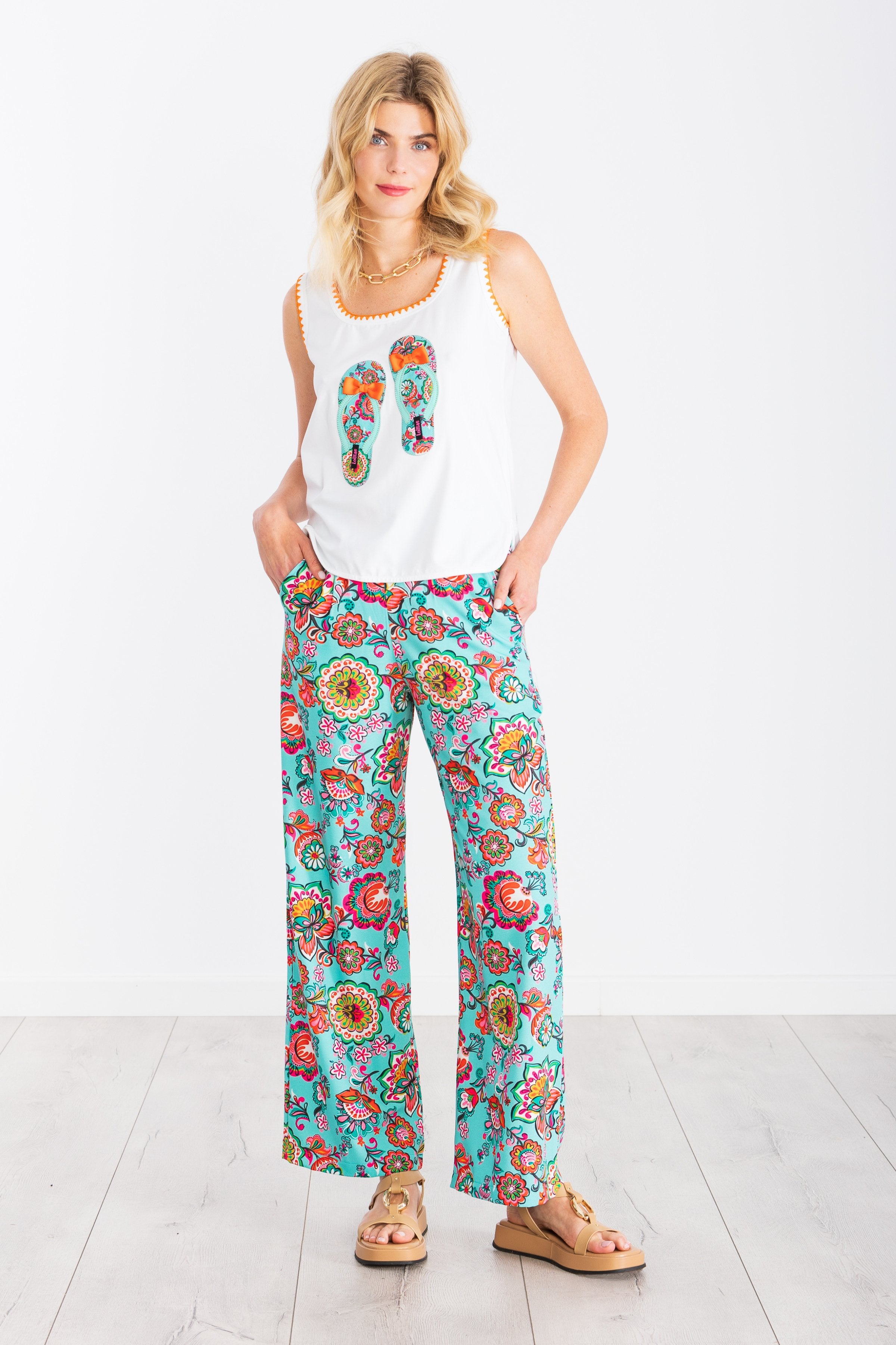 Camiseta blanca bordado sandalias Mandala LolitasyL - lolitasyl.com