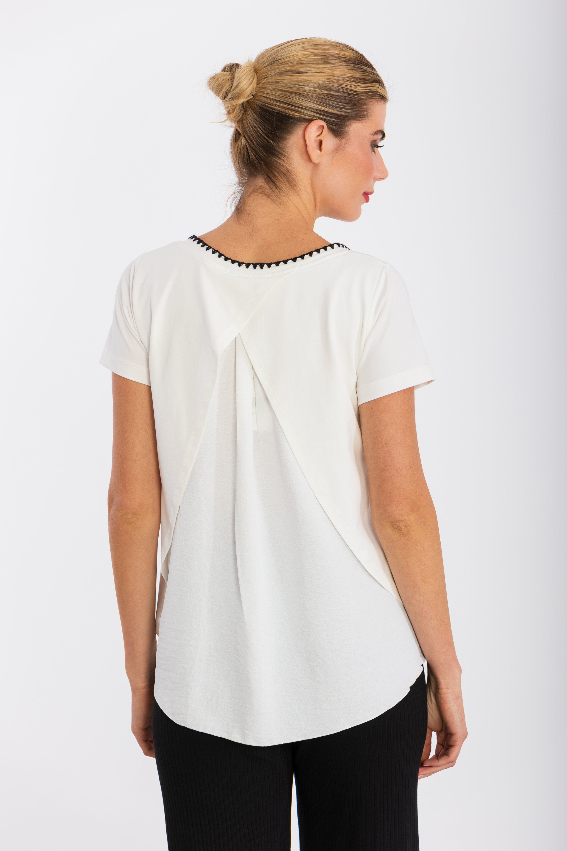 Camiseta blanca bordado silueta con pliegue LolitasyL - lolitasyl.com