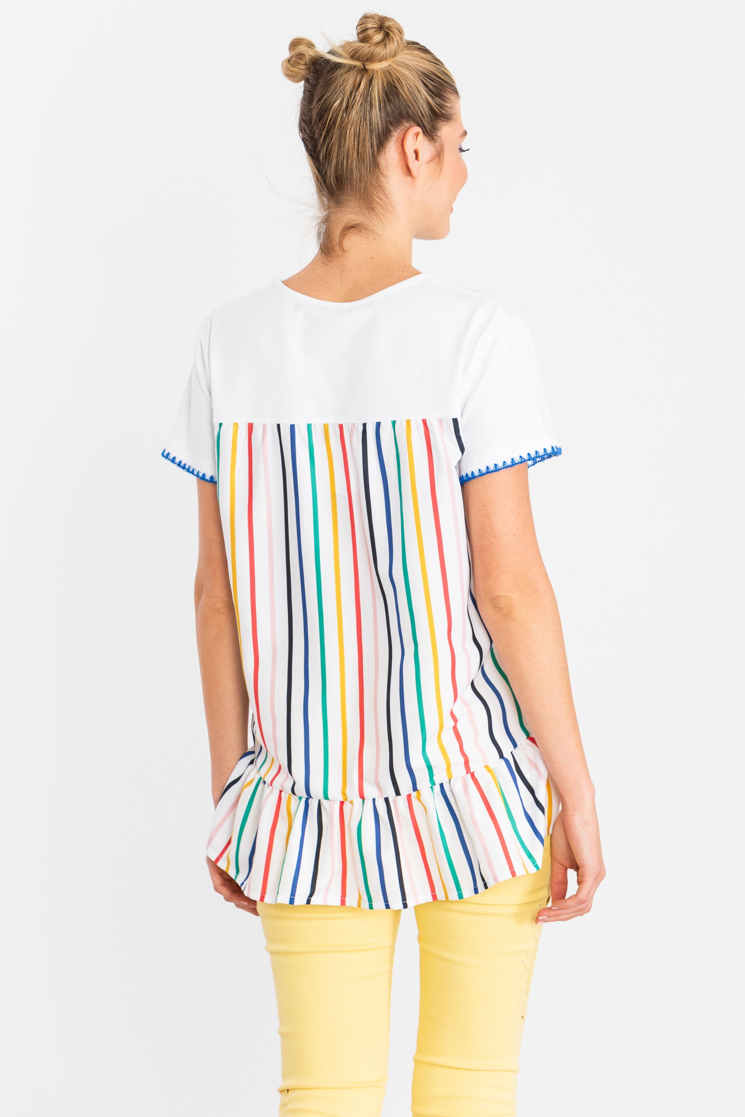 Camiseta blanca con espalda en rayas multicolor LolitasyL - lolitasyl.com