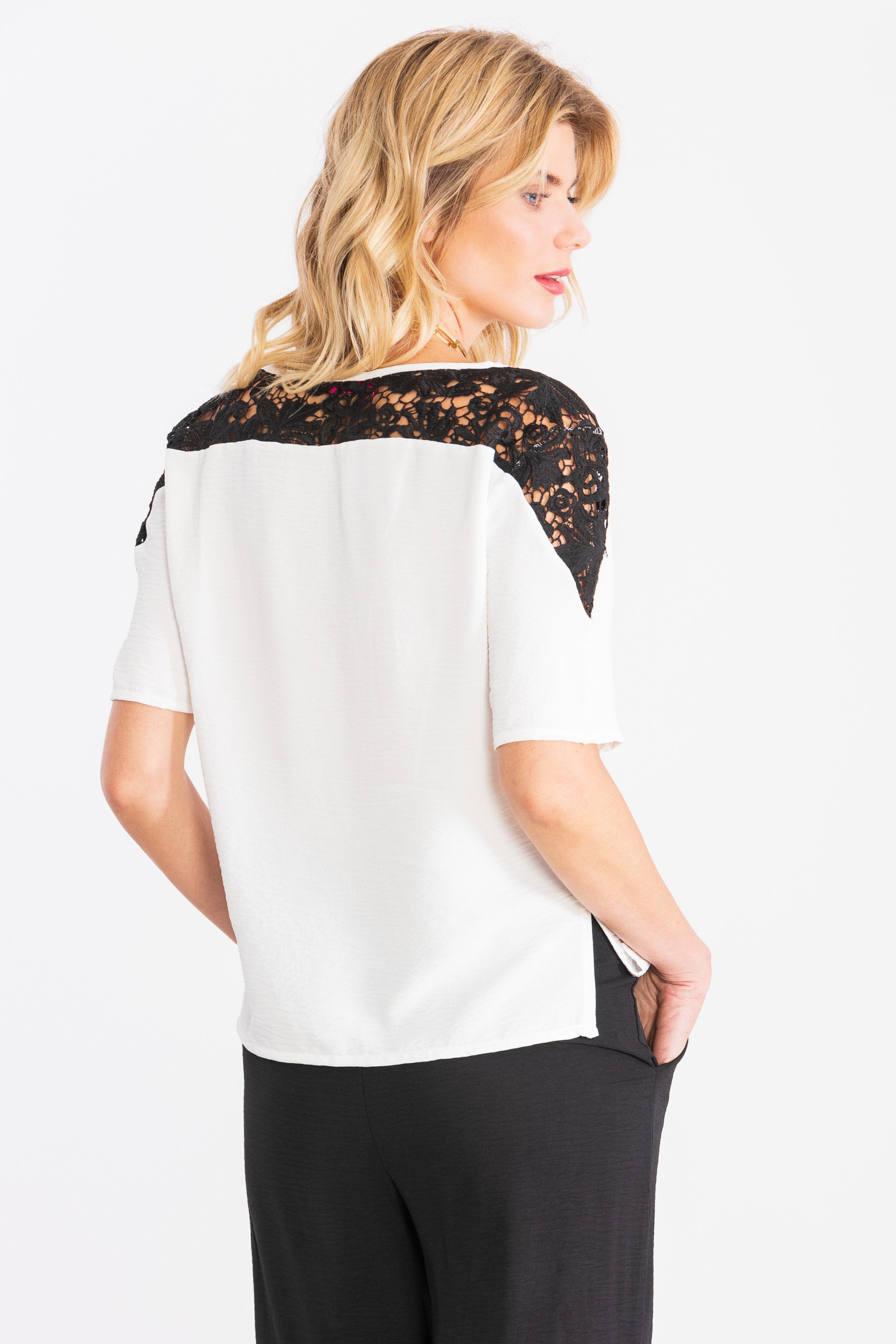 Camiseta blanca corazon bordado con grogre contraste negro LolitasyL - lolitasyl.com