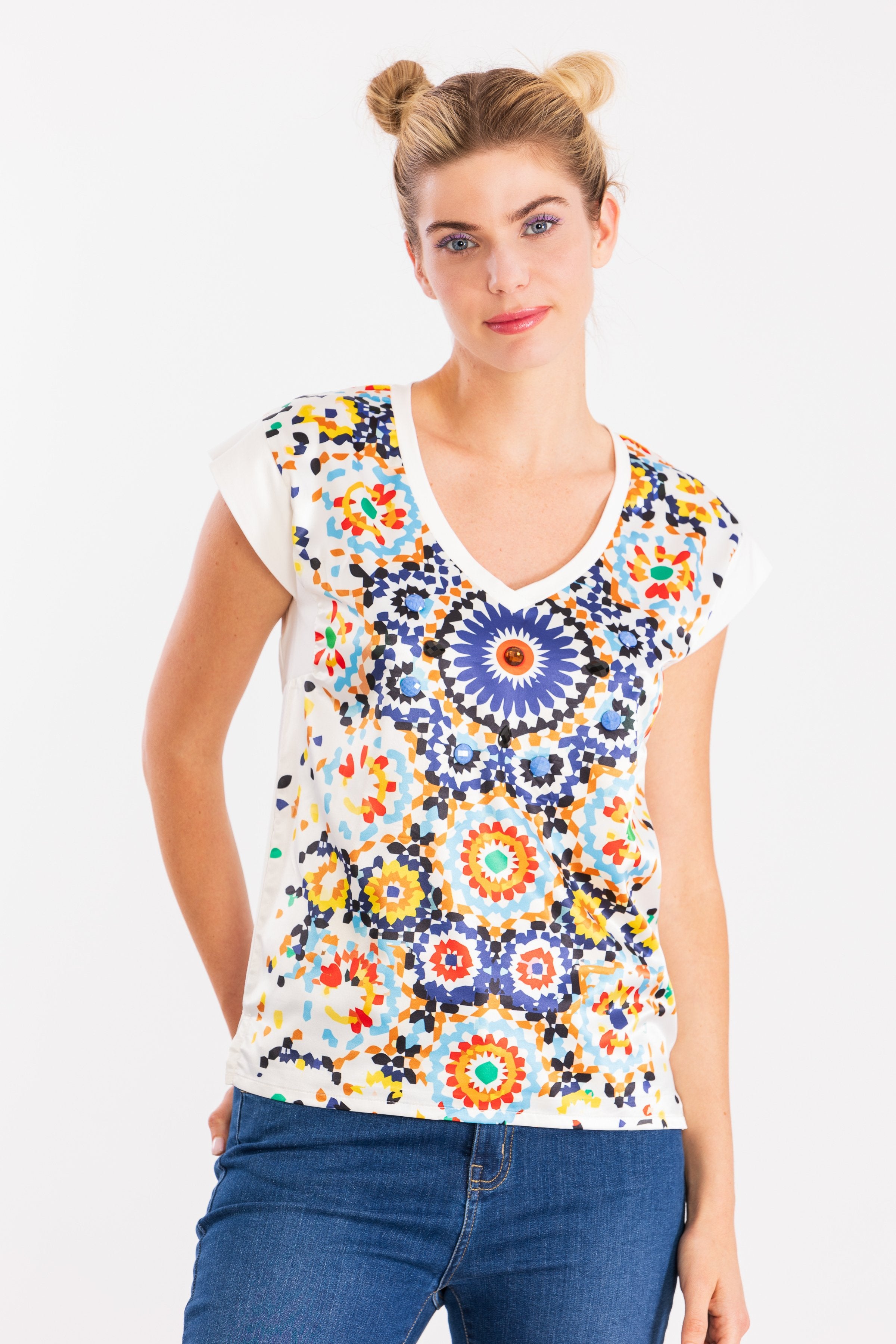 Camiseta blanca estampado Mandala con pedreria LolitasyL - lolitasyl.com