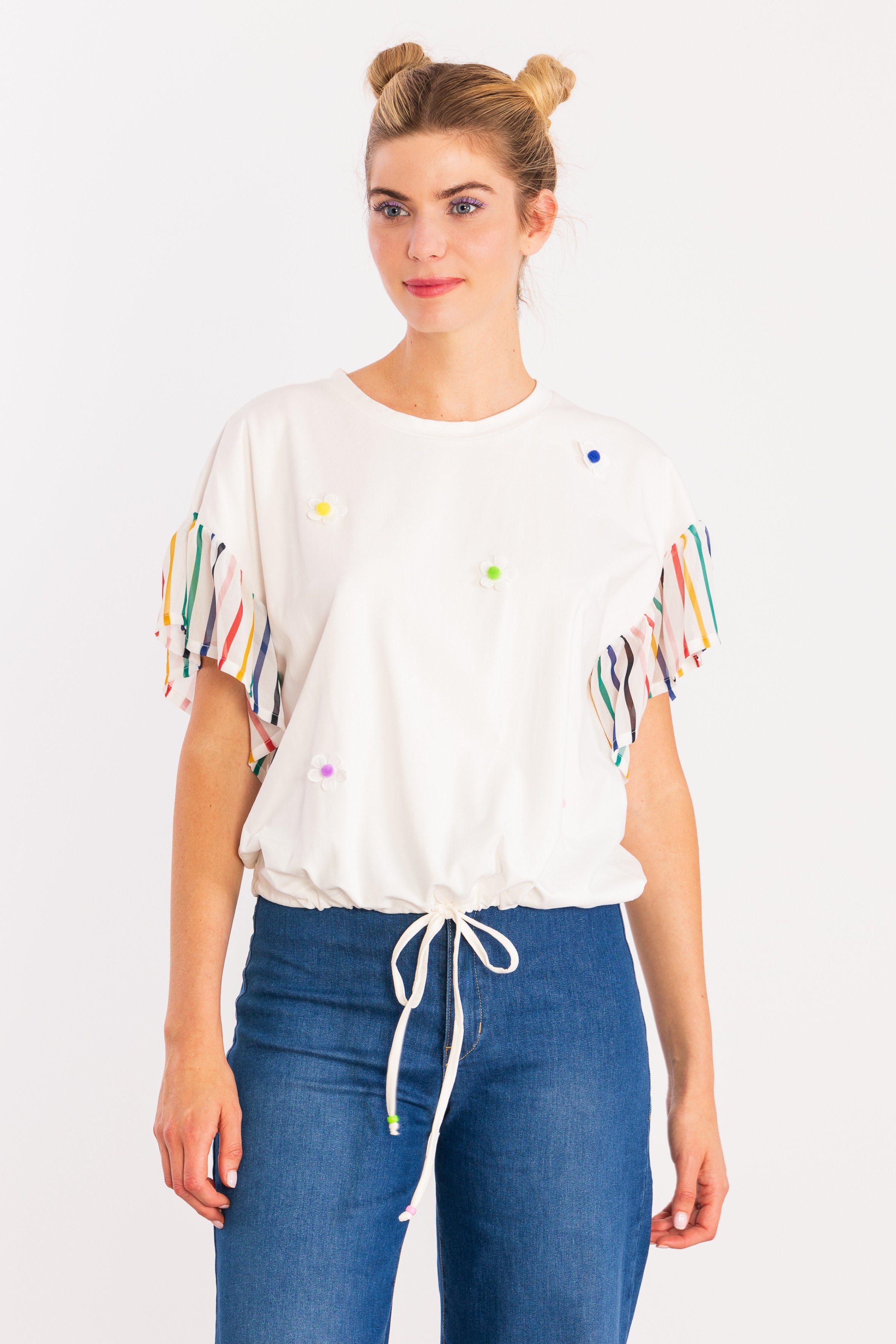 Camiseta blanca margaritas bordadas y raya multicolor LolitasyL - lolitasyl.com