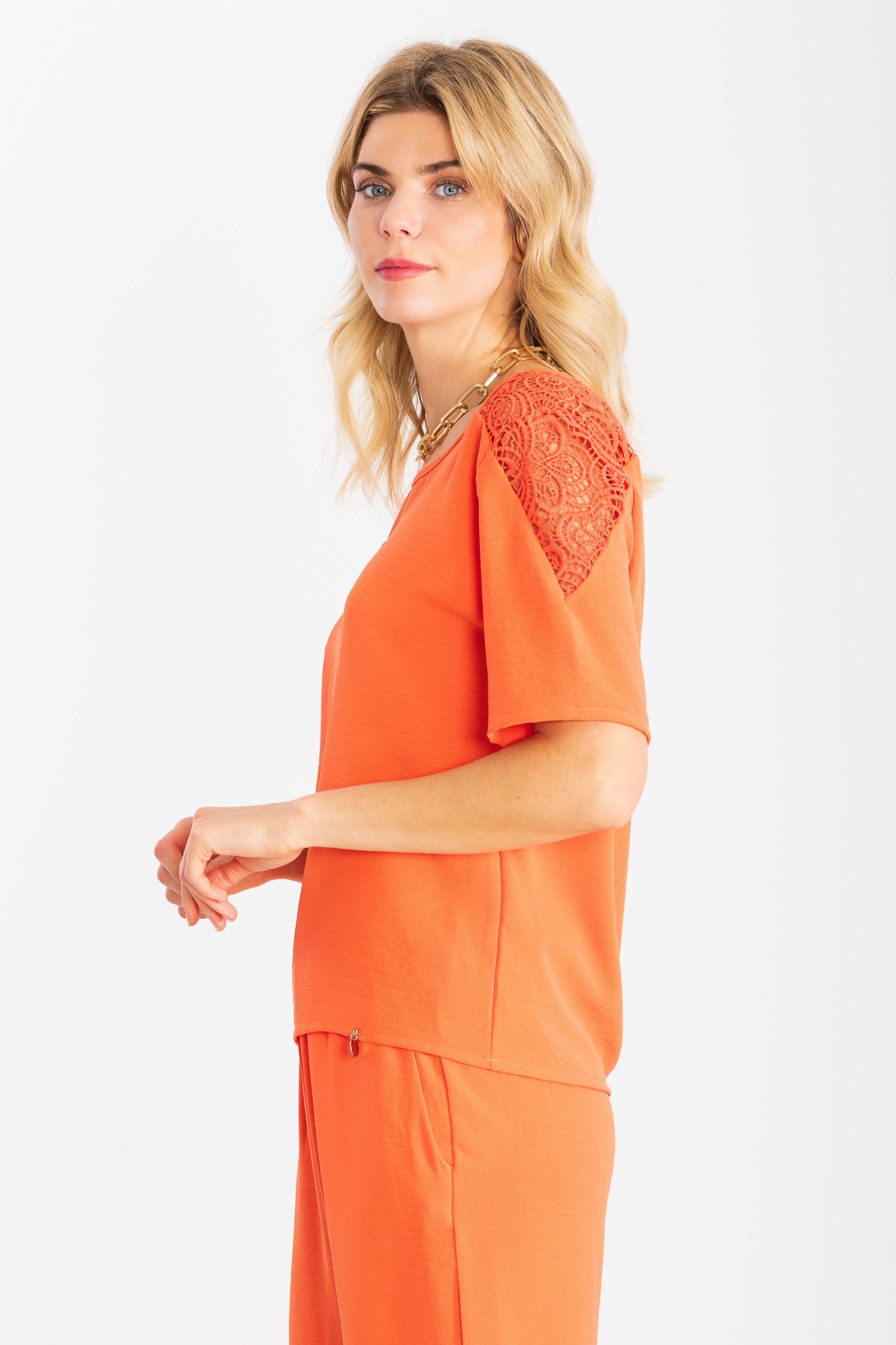 Camiseta coral corazon bordado con grogre contraste negro LolitasyL - lolitasyl.com