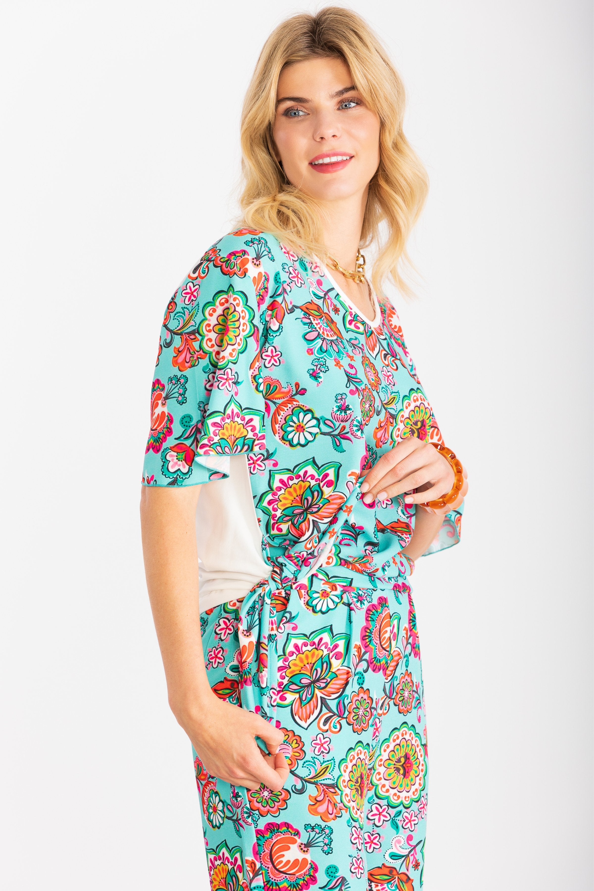 Camiseta estampado Mandala anudada en la cadera LolitasyL - lolitasyl.com