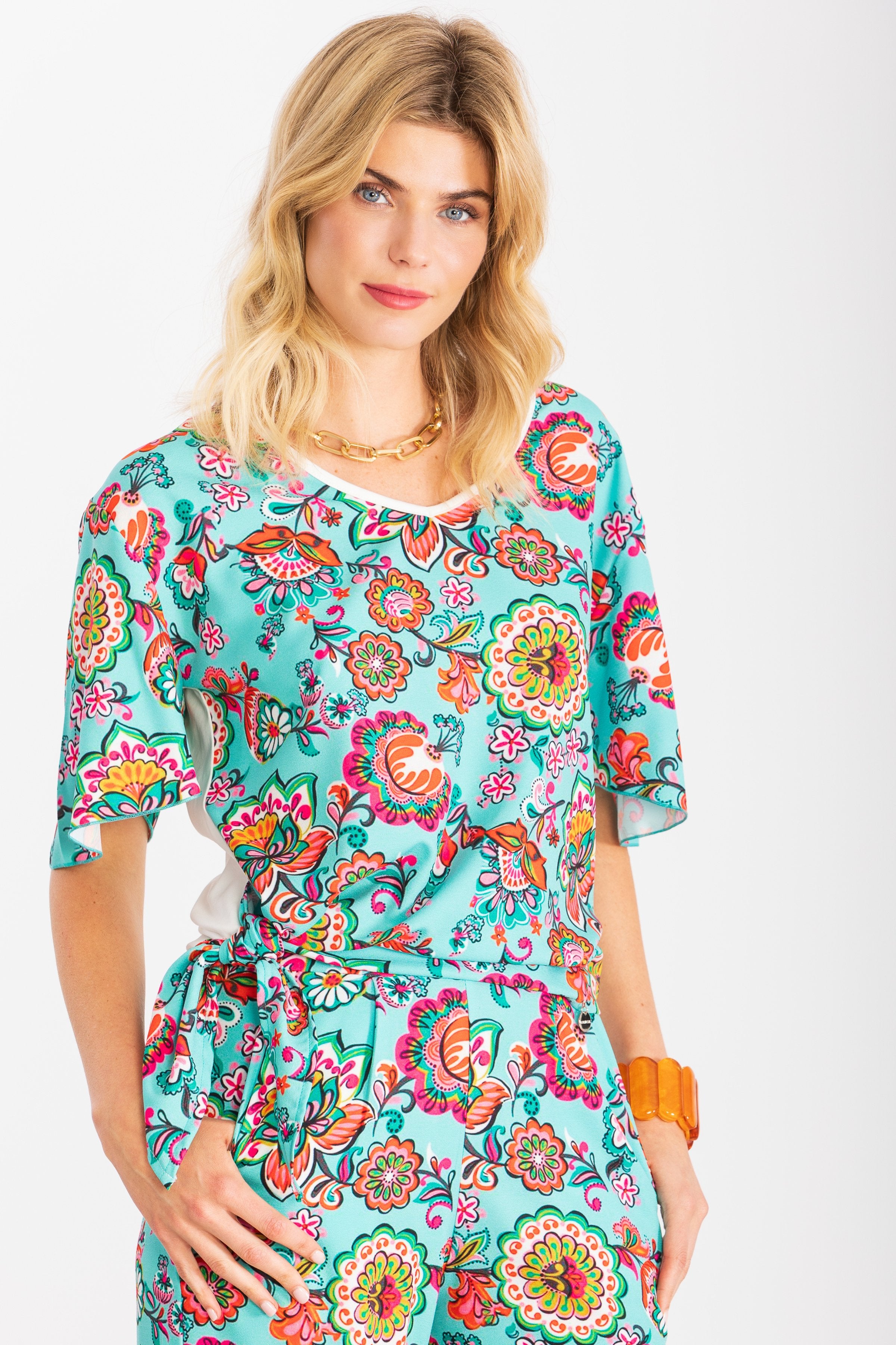 Camiseta estampado Mandala anudada en la cadera LolitasyL - lolitasyl.com