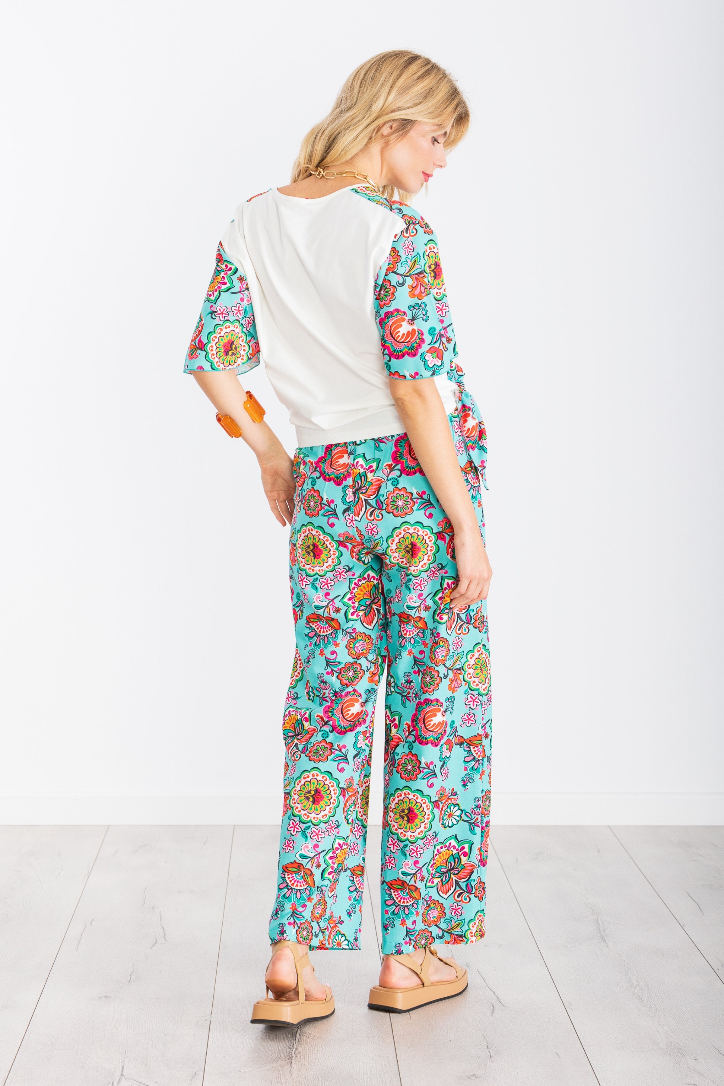 Camiseta estampado Mandala anudada en la cadera LolitasyL - lolitasyl.com