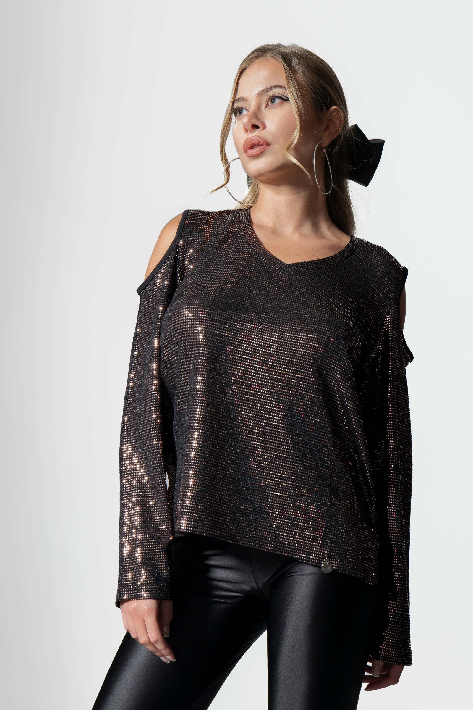 Camiseta marrón estampado brillo hombro descubierto LolitasyL - lolitasyl.com