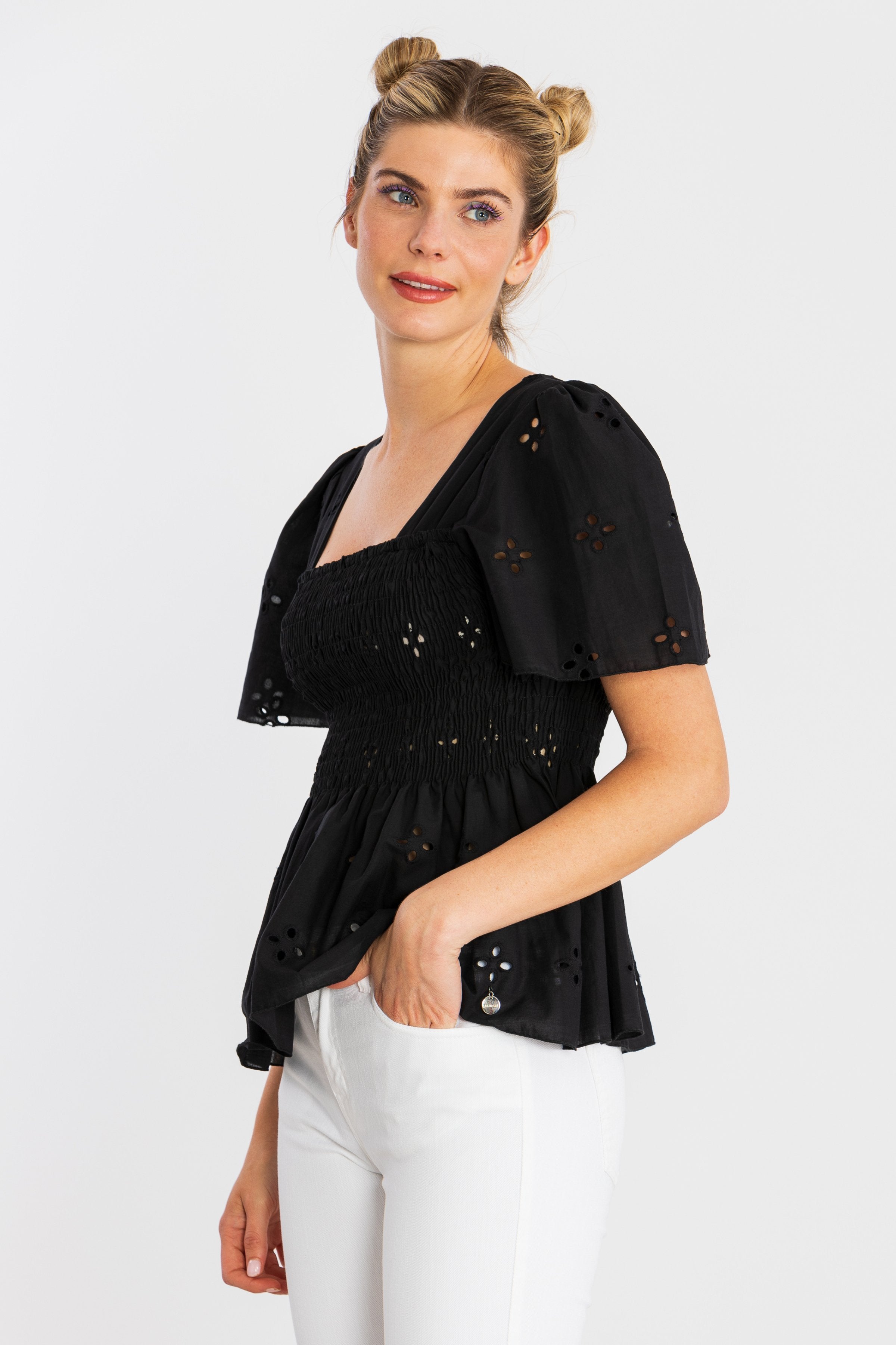 Camiseta negra bordado ingles engomada LolitasyL - lolitasyl.com