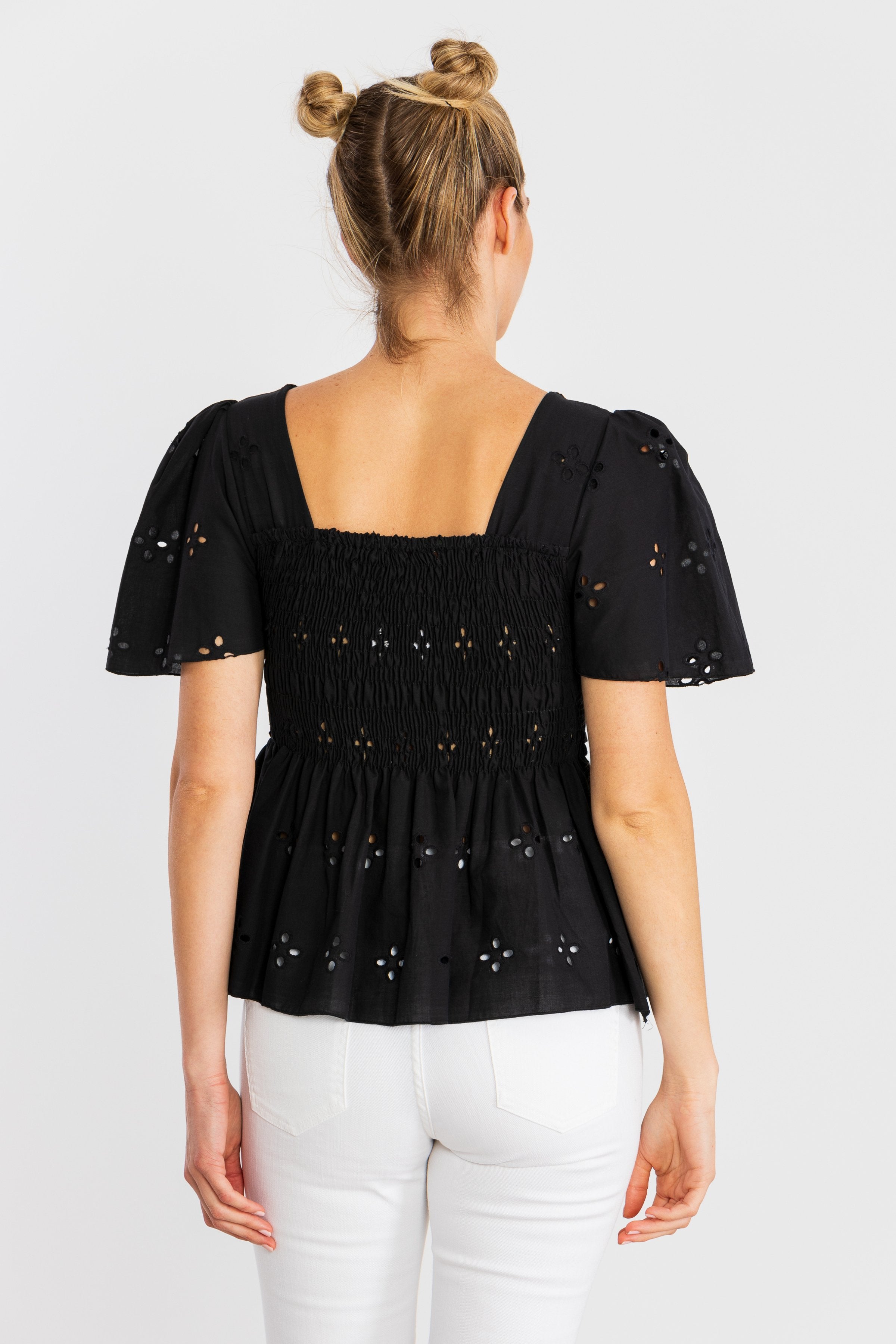 Camiseta negra bordado ingles engomada LolitasyL - lolitasyl.com