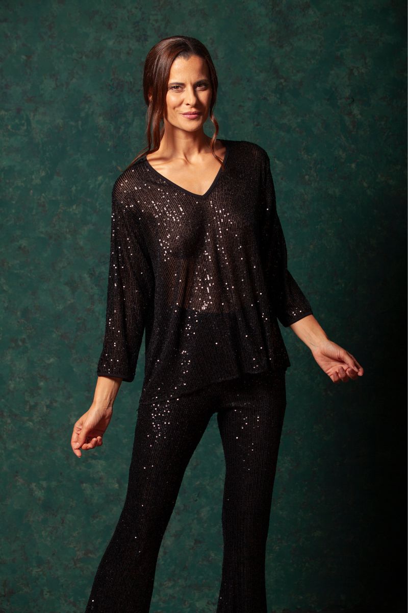 Camiseta negra lentejuelas escote en uve LolitasyL - lolitasyl.com