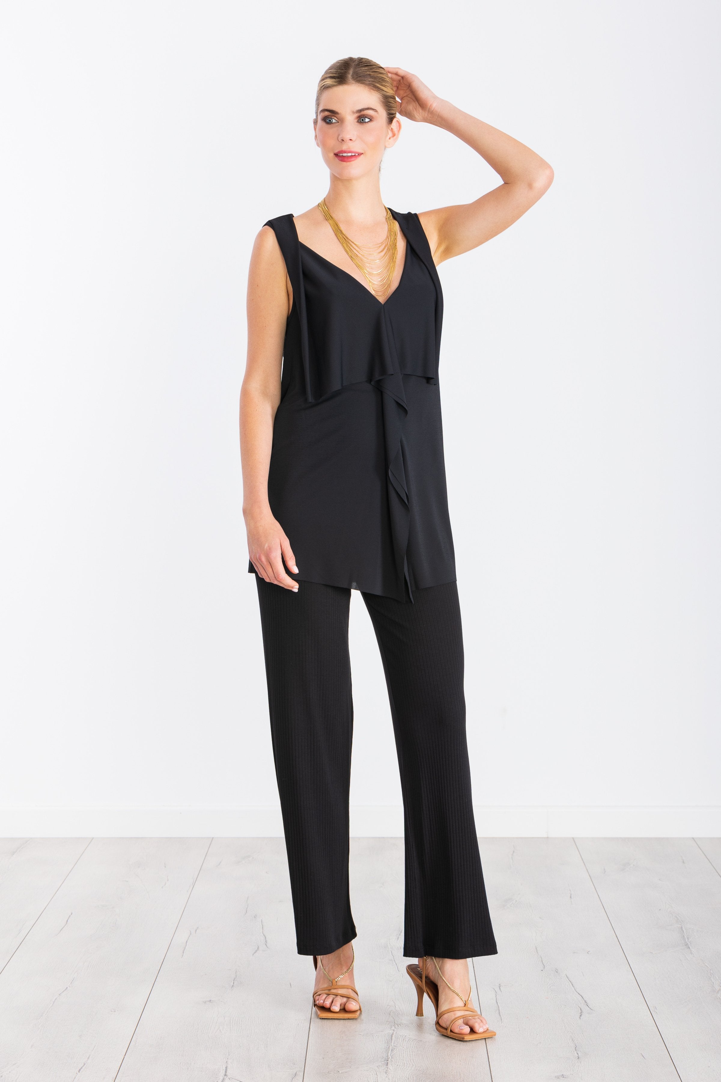 Camiseta negra tirantes con chorrear en el delantero LolitasyL - lolitasyl.com