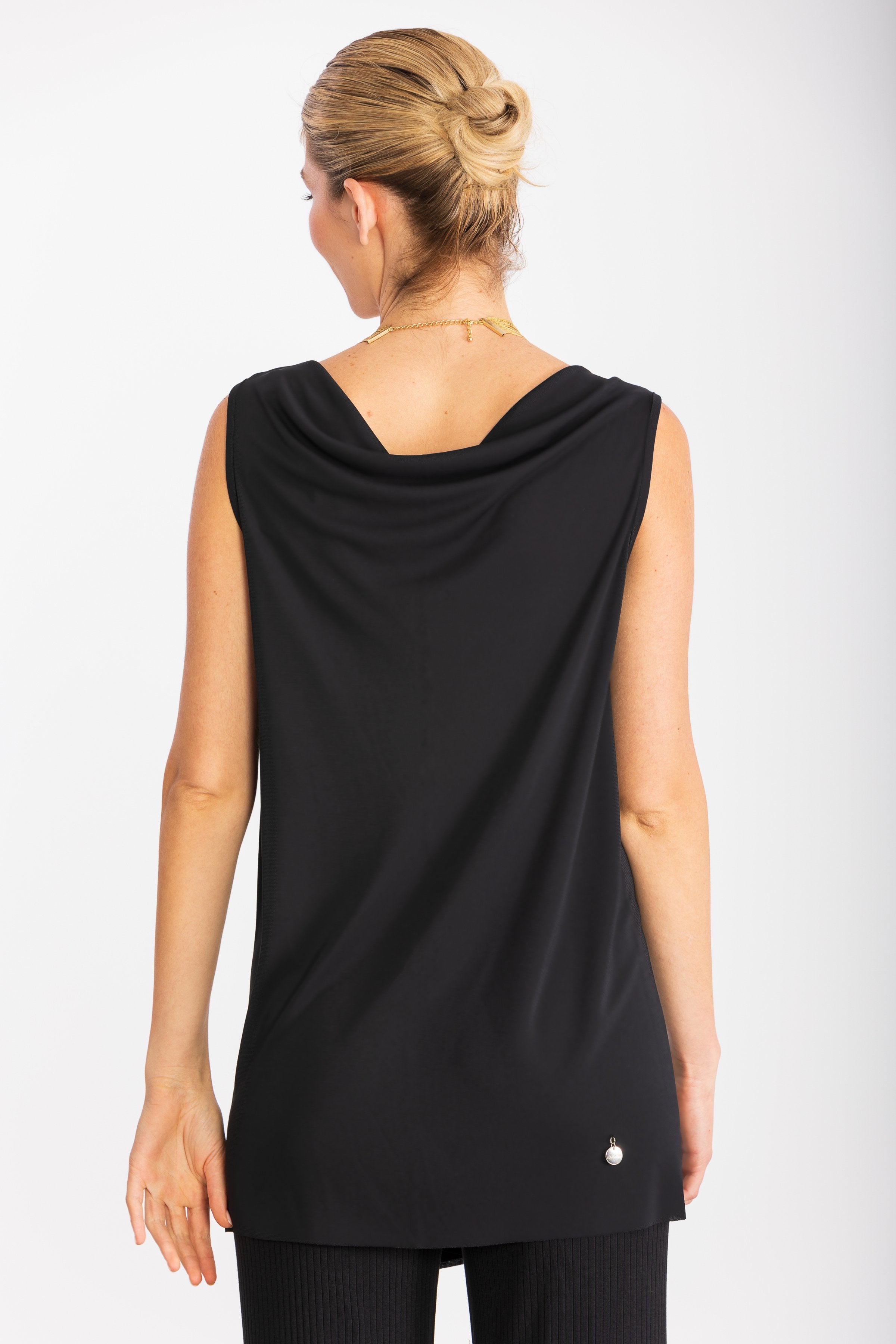 Camiseta negra tirantes con chorrear en el delantero LolitasyL - lolitasyl.com