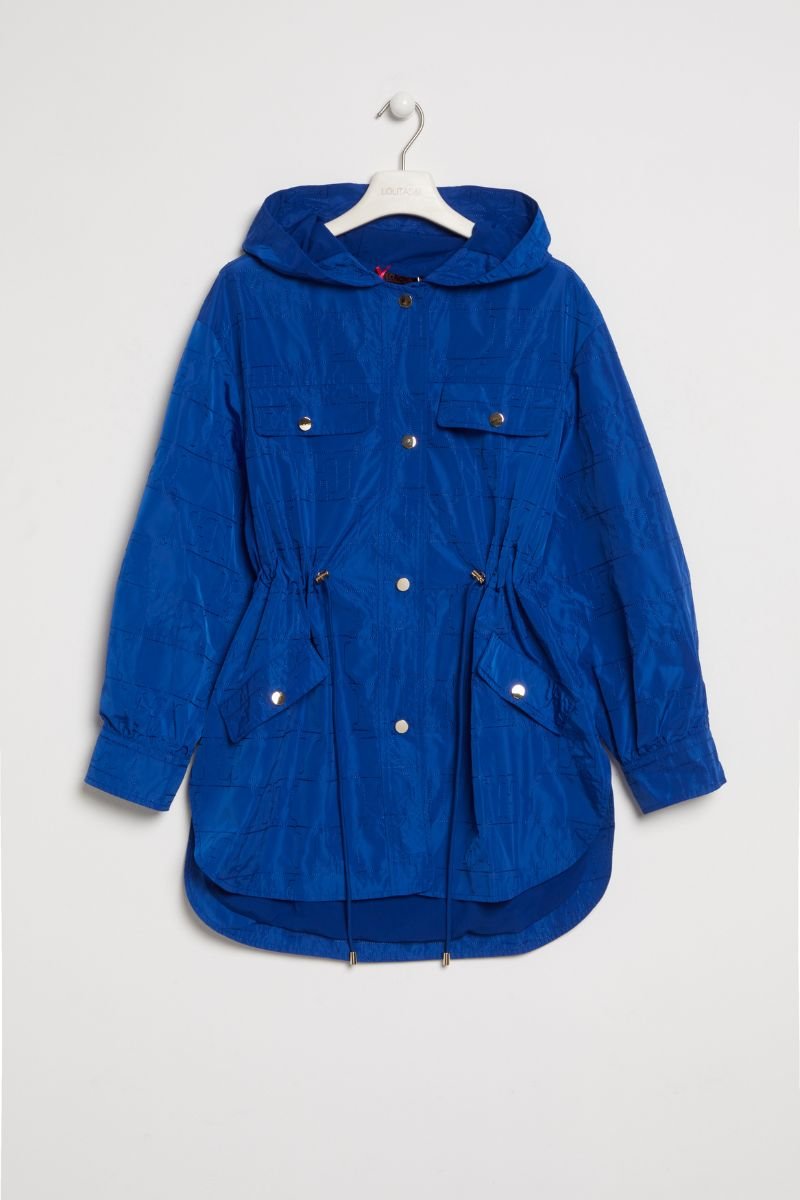 Cazadora azul bordada ajustada en la cintura y capucha Lolitas&L - lolitasyl.com