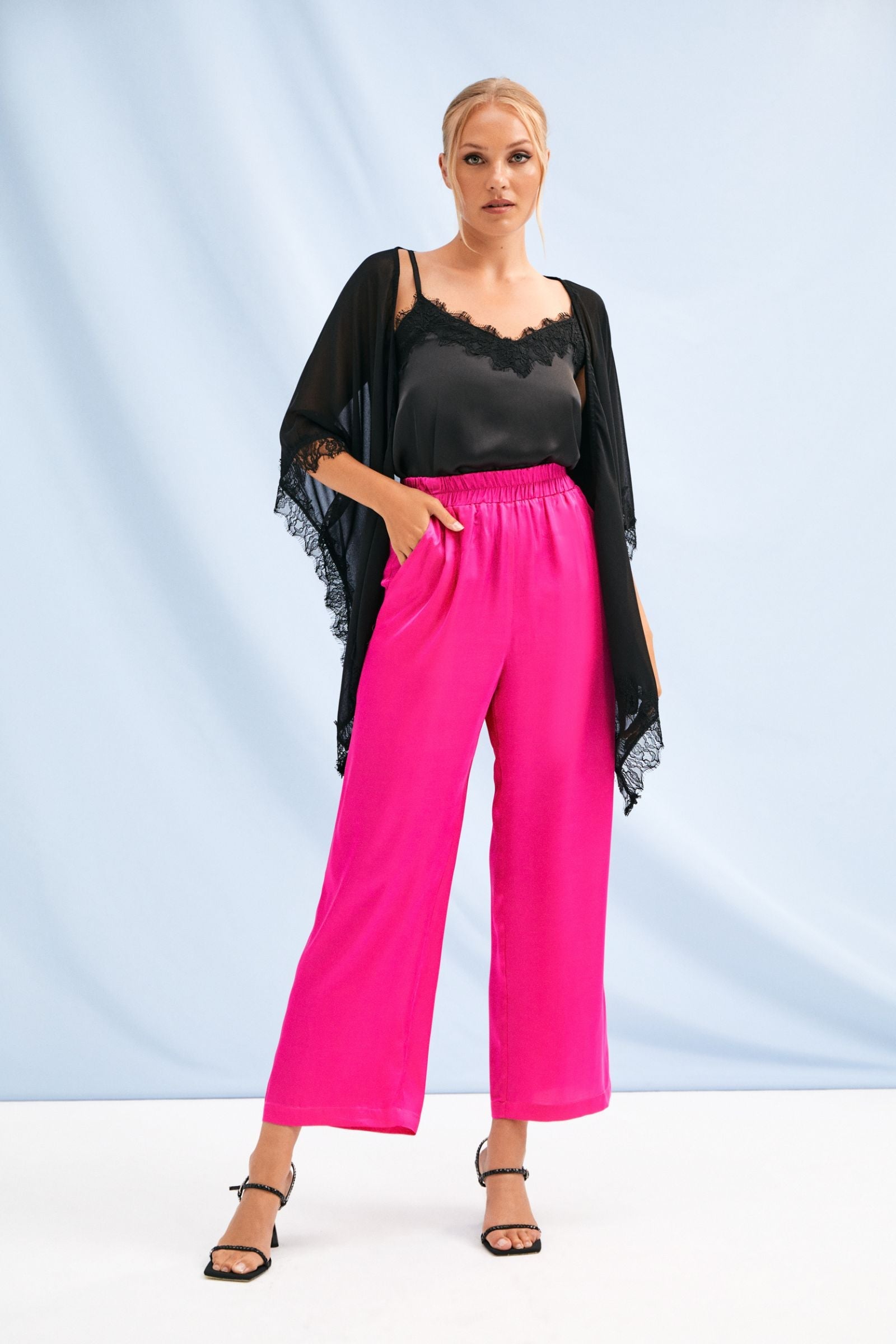 Chal de gasa negra semitransparente con puntilla Lolitas&L - lolitasyl.com