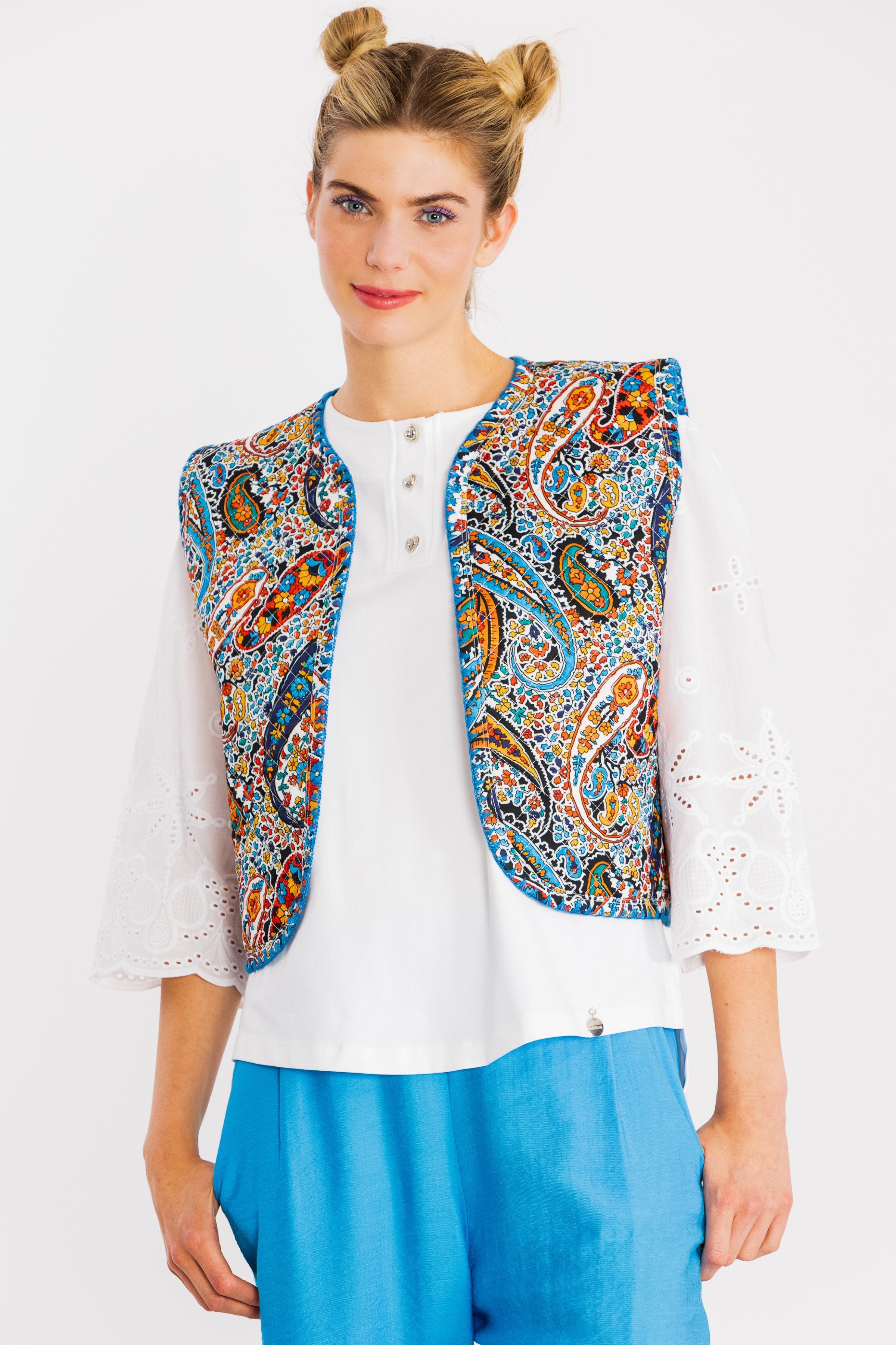 Chaleco estampado paisley con bordado LolitasyL - lolitasyl.com