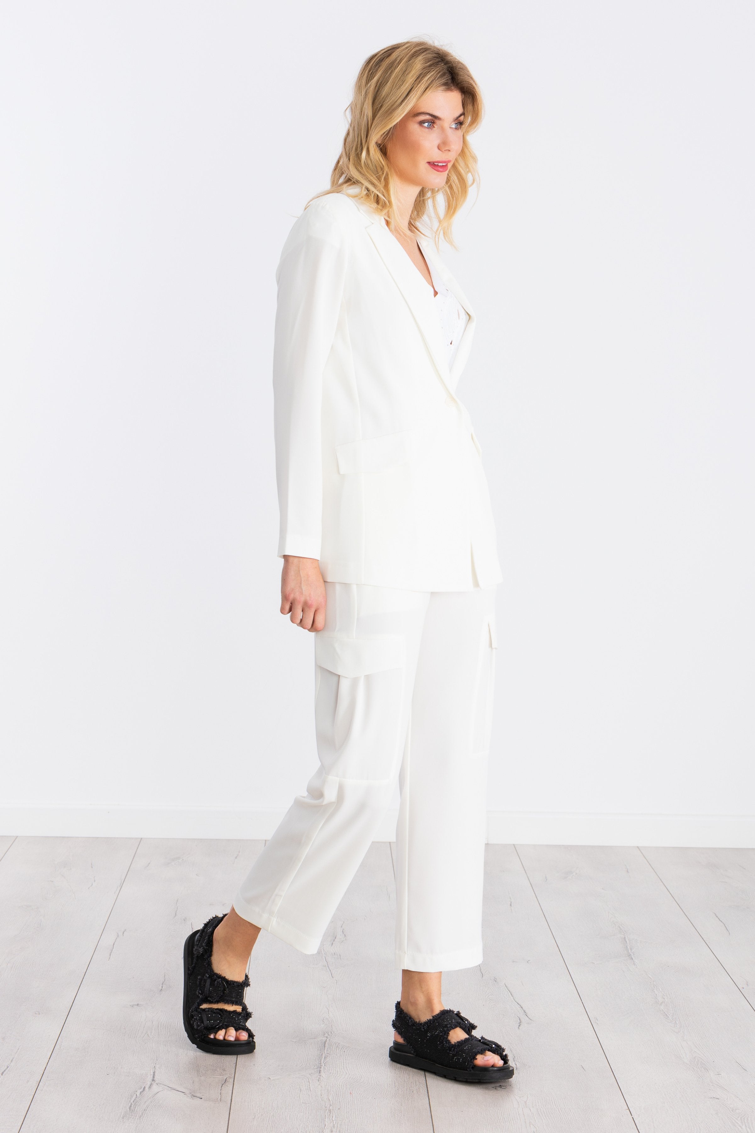 Chaqueta blanca con solapas y bolsillos LolitasyL - lolitasyl.com