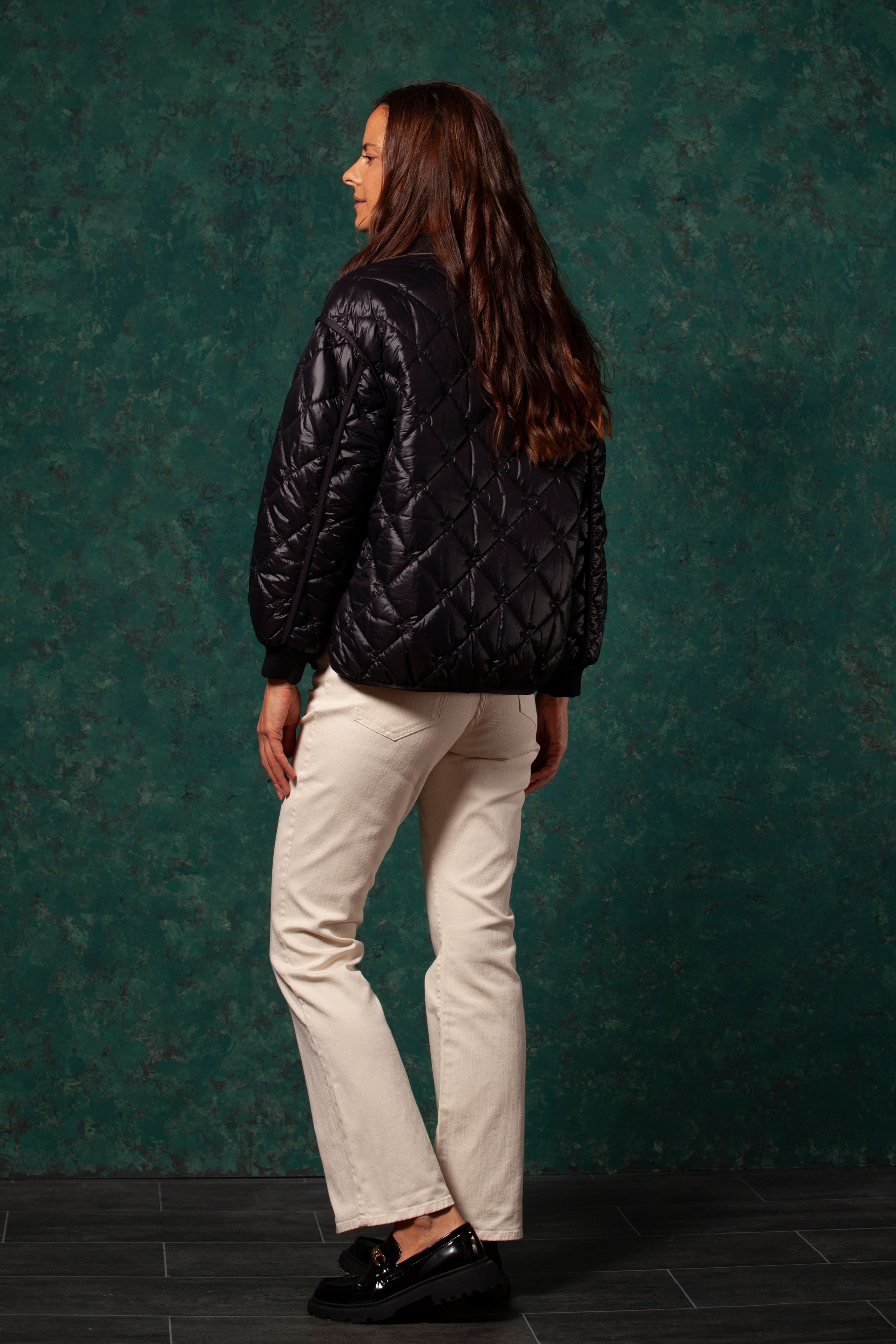 Chaqueta negra corta guateada elasticos LolitasyL - lolitasyl.com