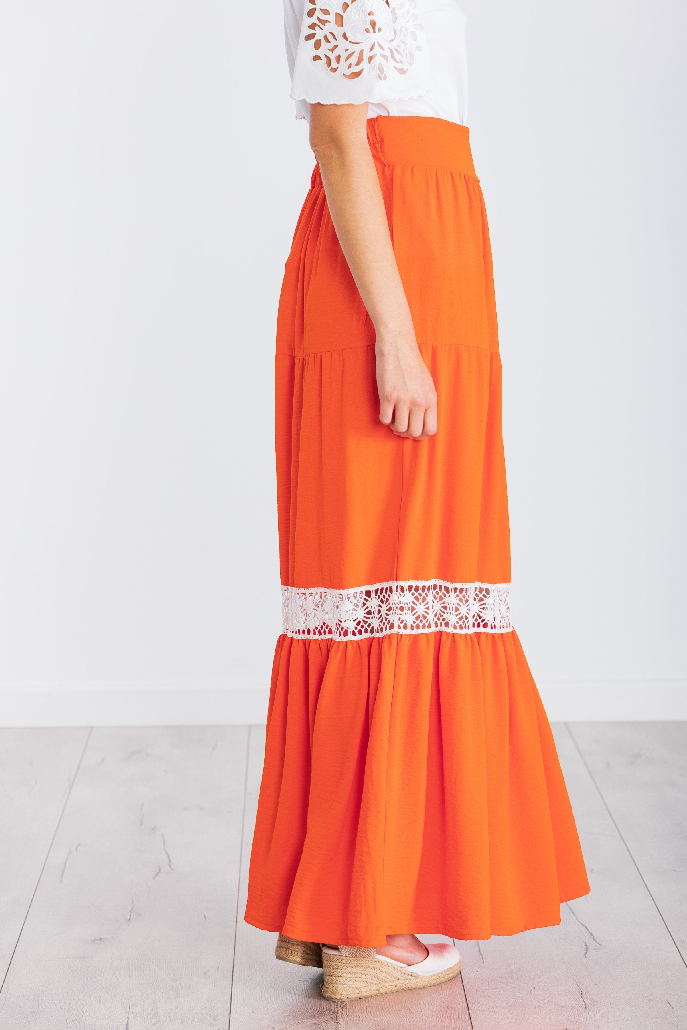 Falda larga naranja cortes con puntilla blanca LolitasyL - lolitasyl.com