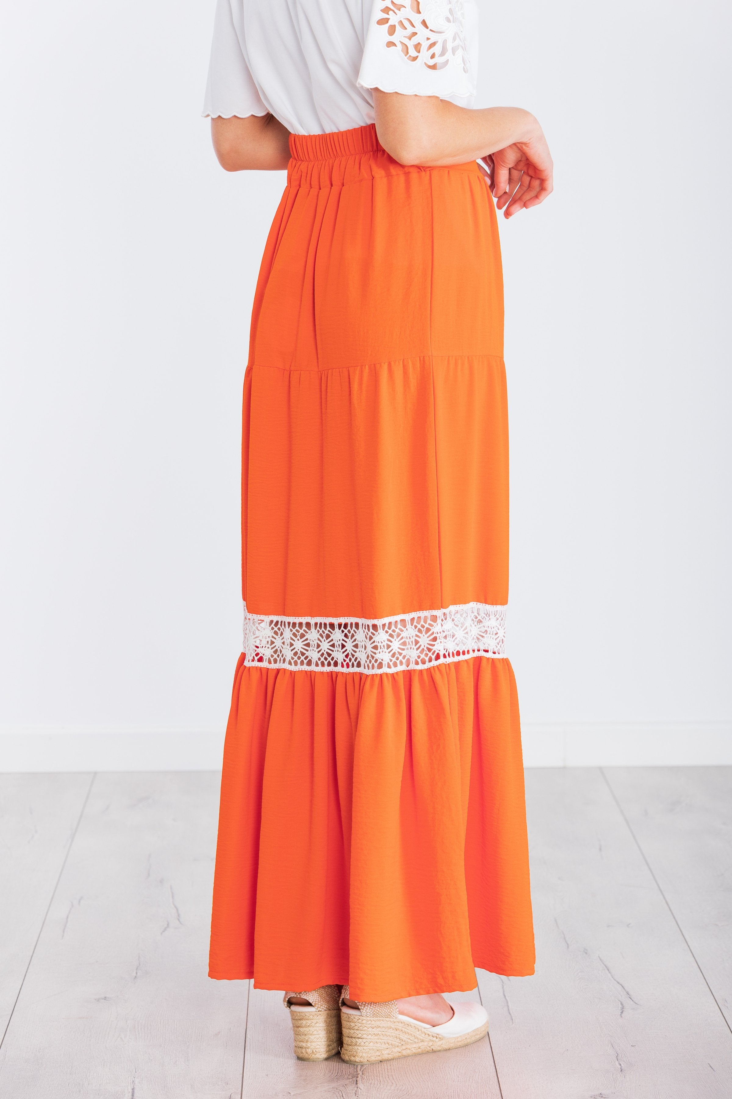 Falda larga naranja cortes con puntilla blanca LolitasyL - lolitasyl.com
