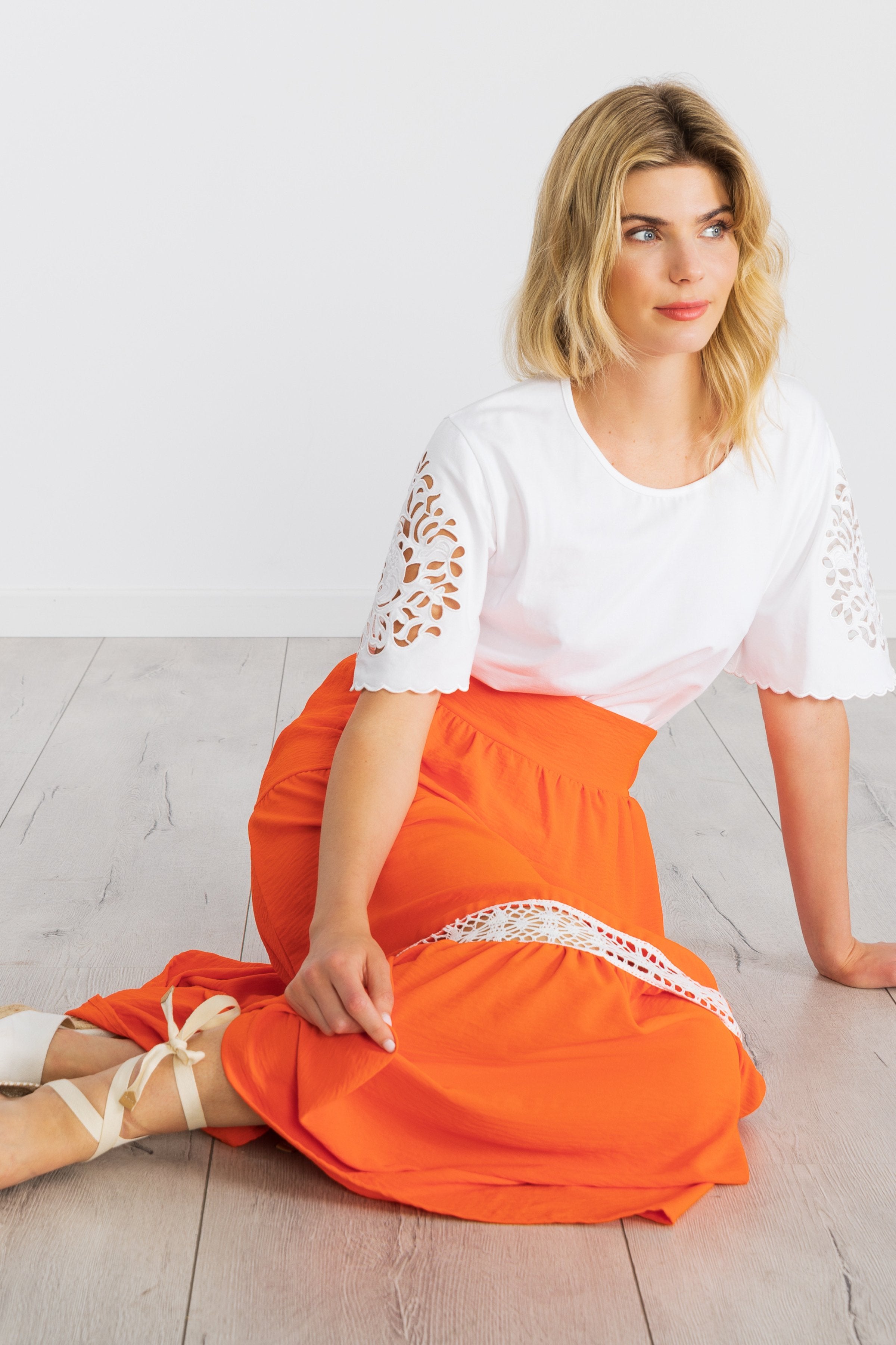 Falda larga naranja cortes con puntilla blanca LolitasyL - lolitasyl.com