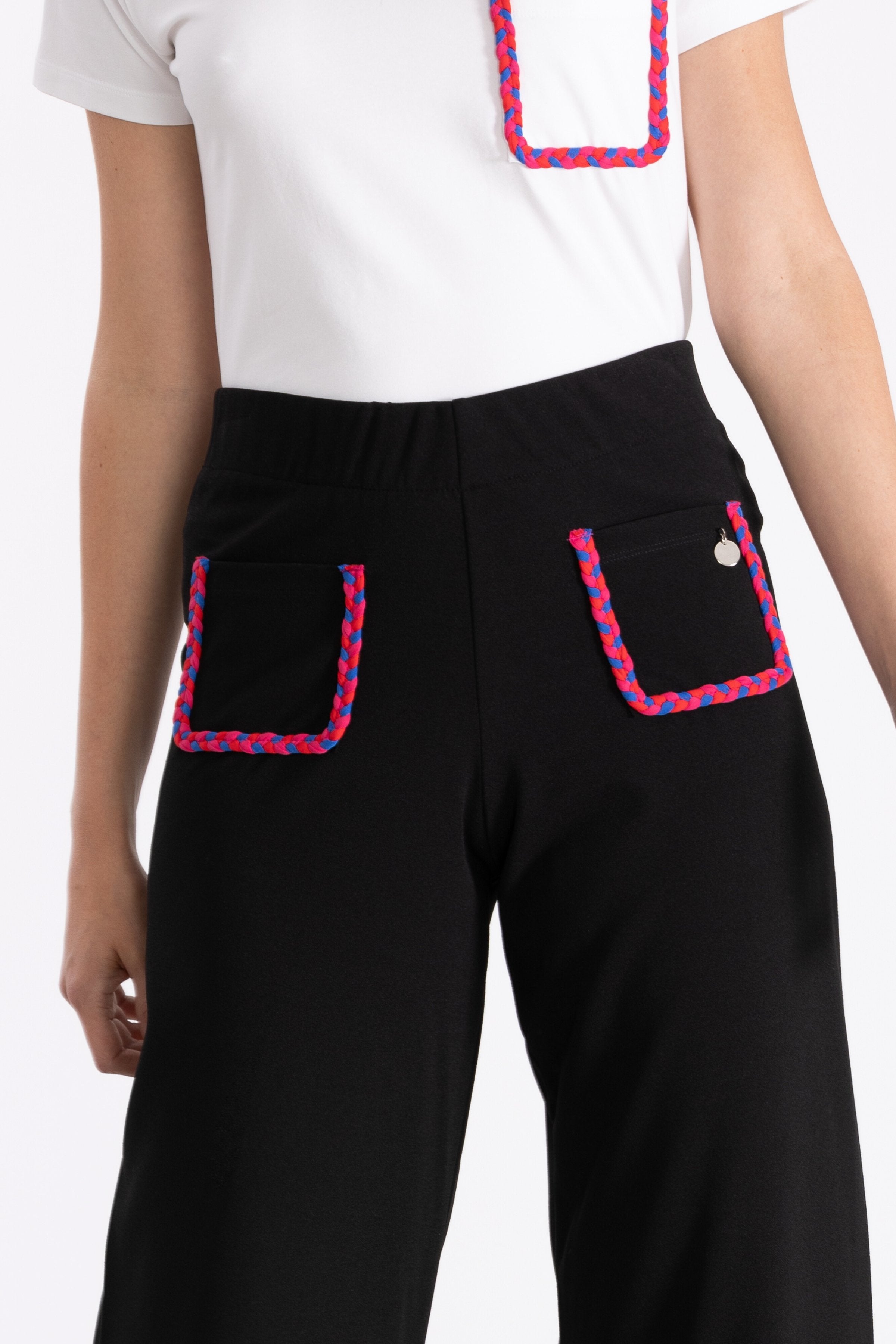 Pantalon negro ancho con bolsillos trenzados fucsia LolitasyL - lolitasyl.com