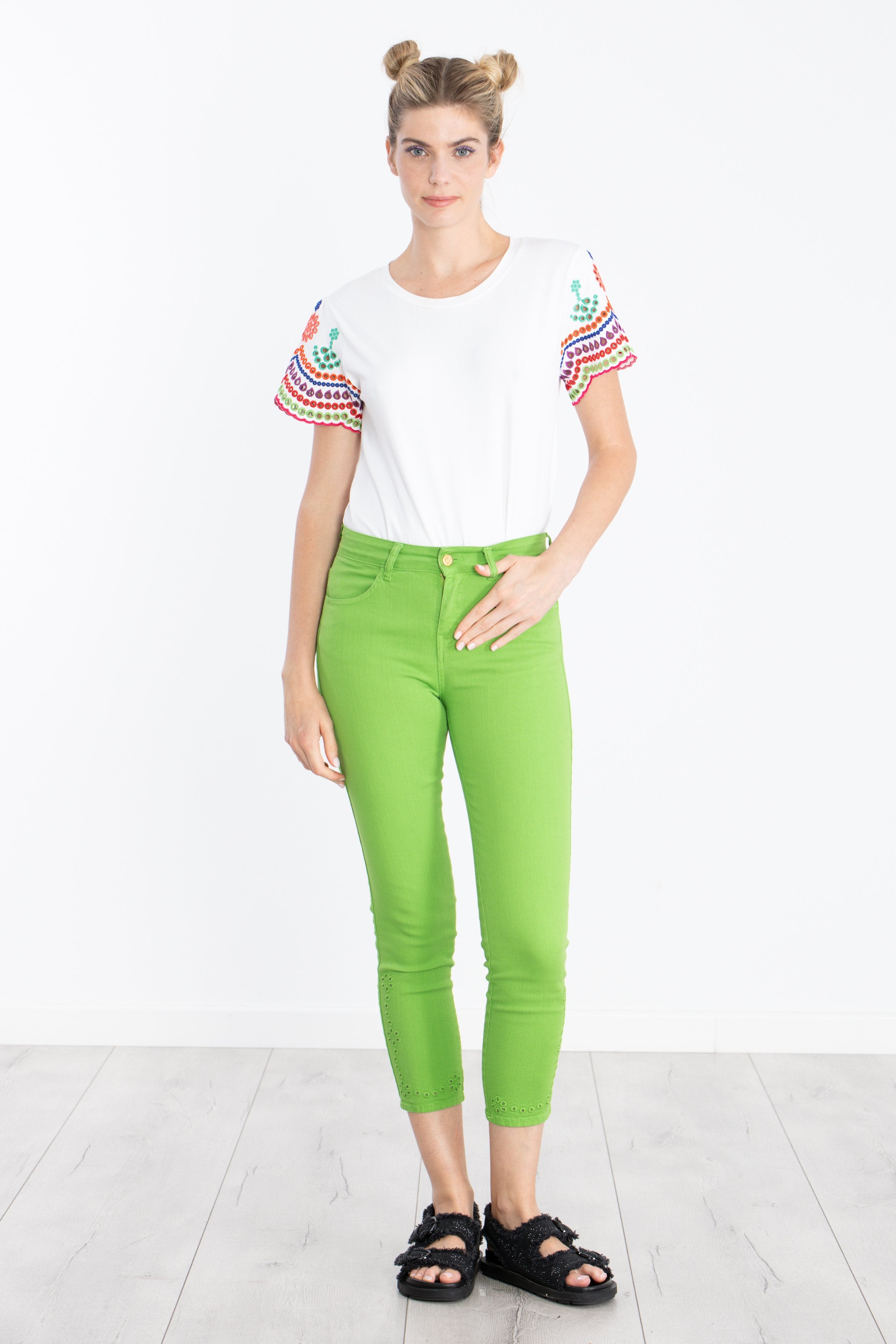 Pantalon verde pitillero cinco bolsillos con bordado LolitasyL - lolitasyl.com