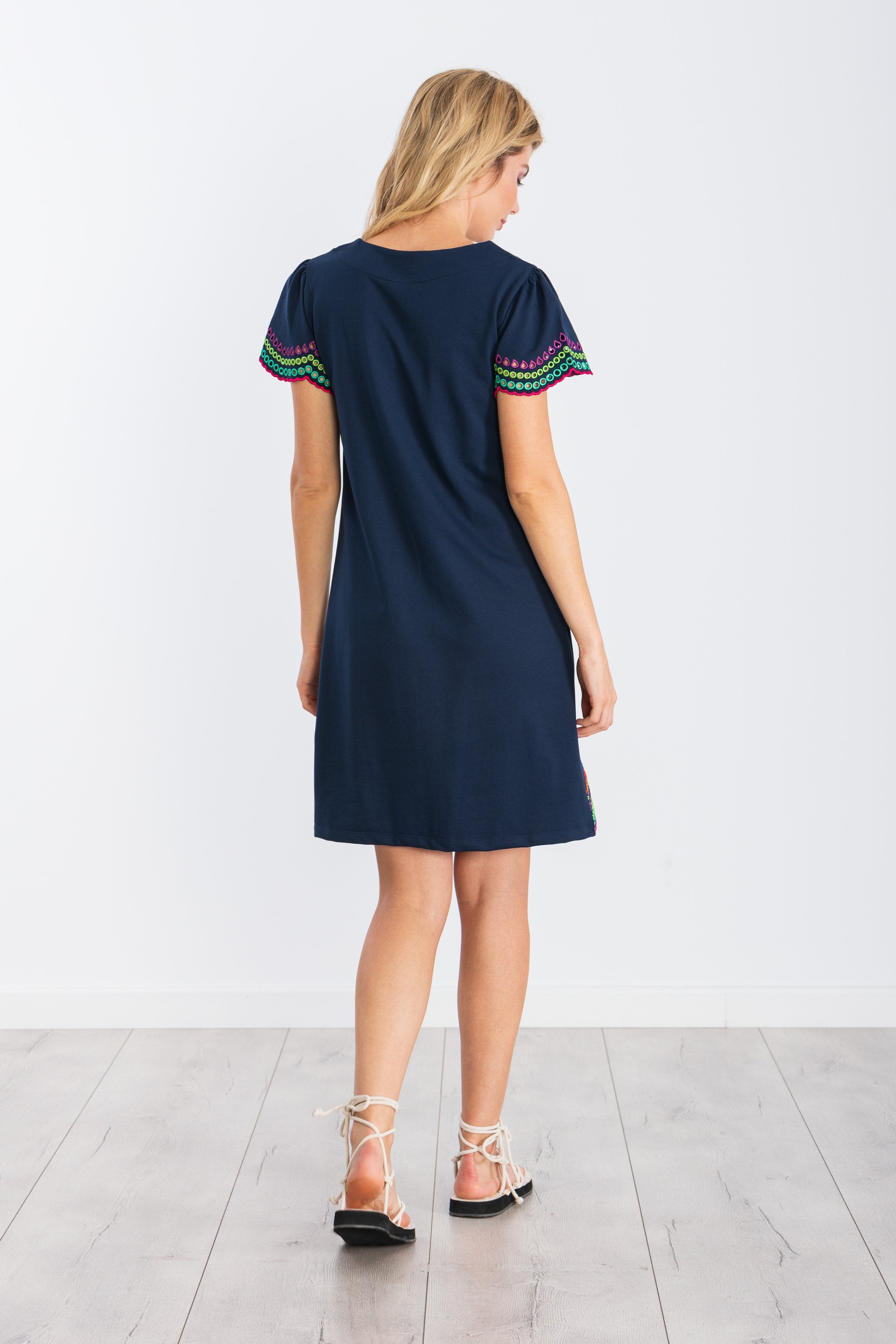 Vestido azul marino corto con bordado multicolor LolitasyL - lolitasyl.com