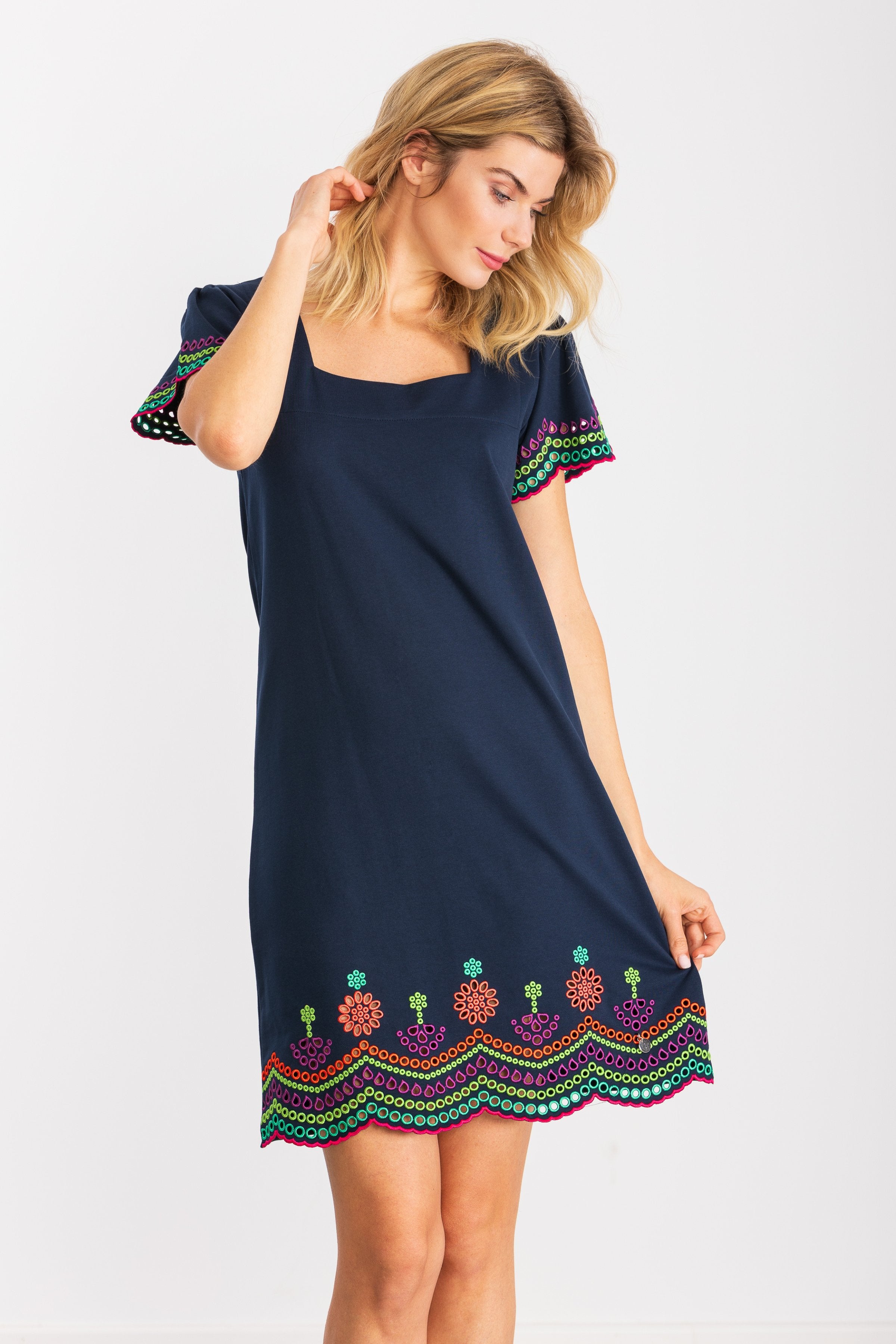 Vestido azul marino corto con bordado multicolor LolitasyL - lolitasyl.com