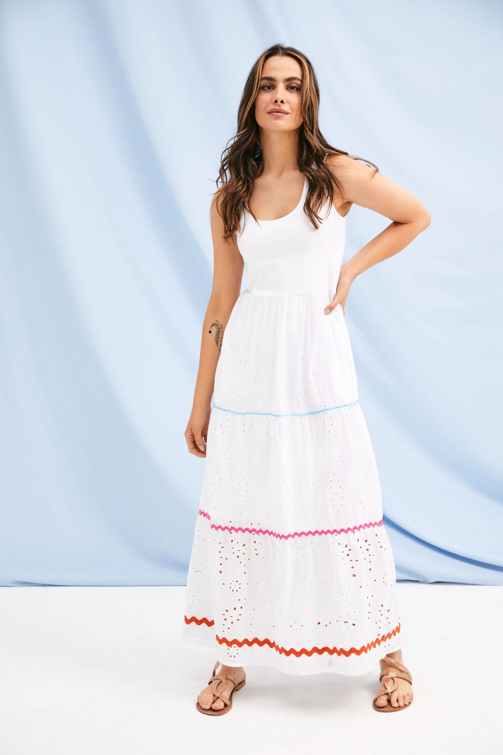 Vestido blanco largo sin mangas con picueta y grogre Lolitas&L - lolitasyl.com