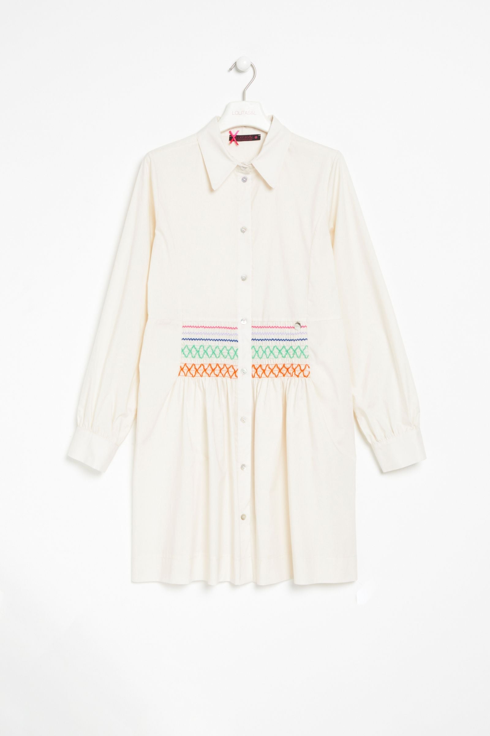 Vestido camisero beige claro con bordado nido de abeja Lolitas&L - lolitasyl.com