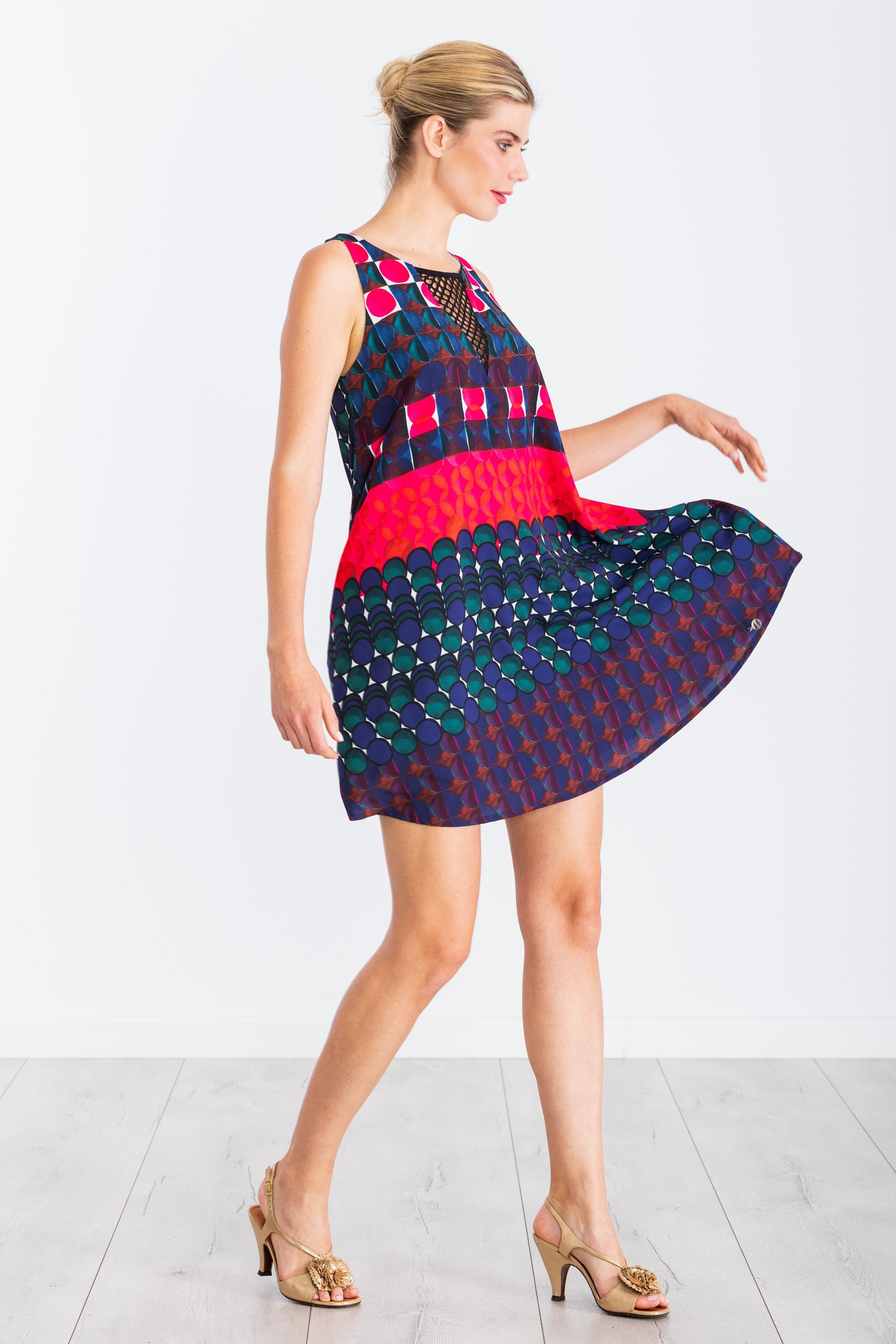 Vestido corto estampado Geometrico escote red LolitasyL - lolitasyl.com