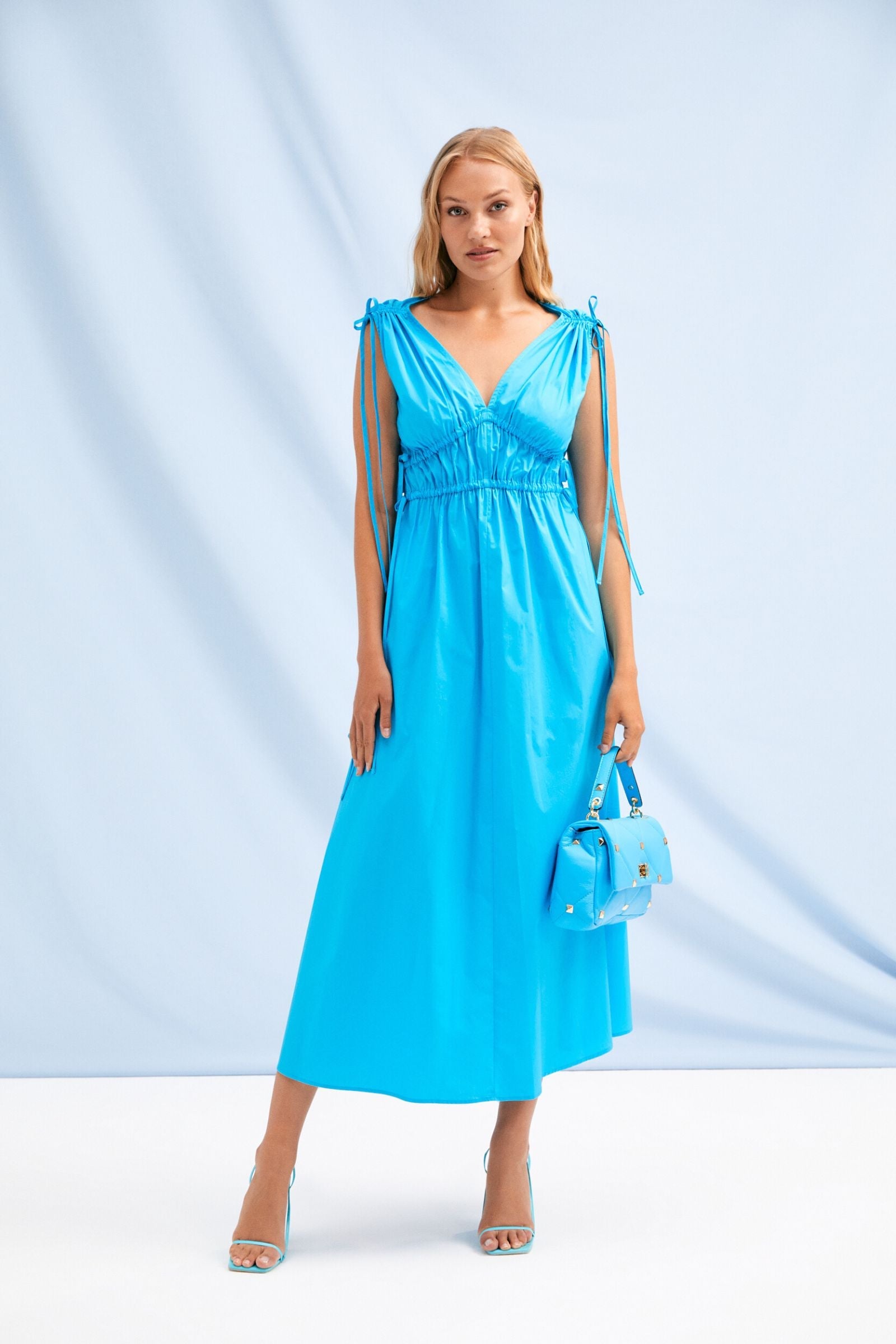 Vestido largo turquesa recogido en el pecho de tirantes LolitasyL - lolitasyl.com