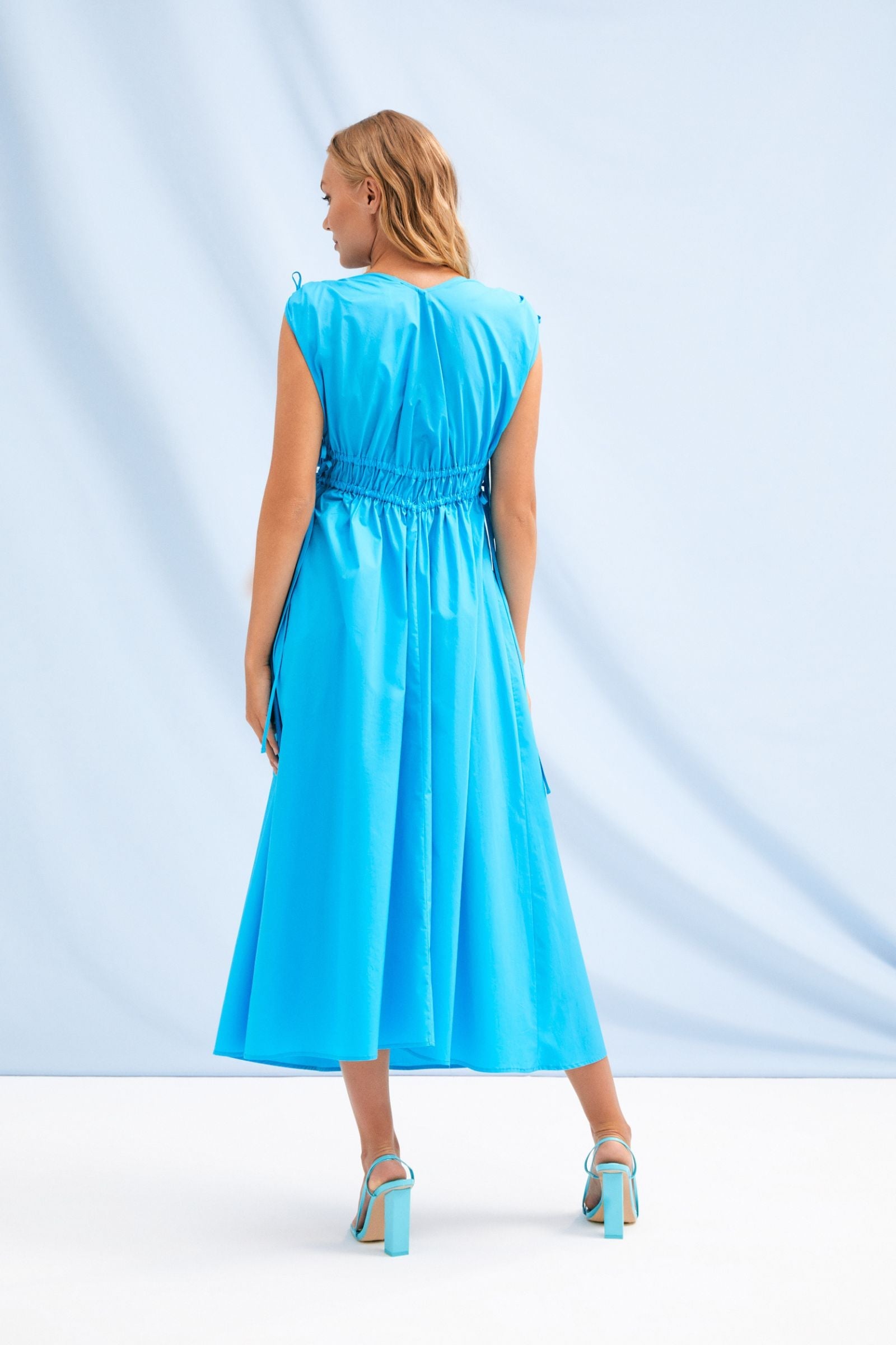 Vestido largo turquesa recogido en el pecho de tirantes LolitasyL - lolitasyl.com