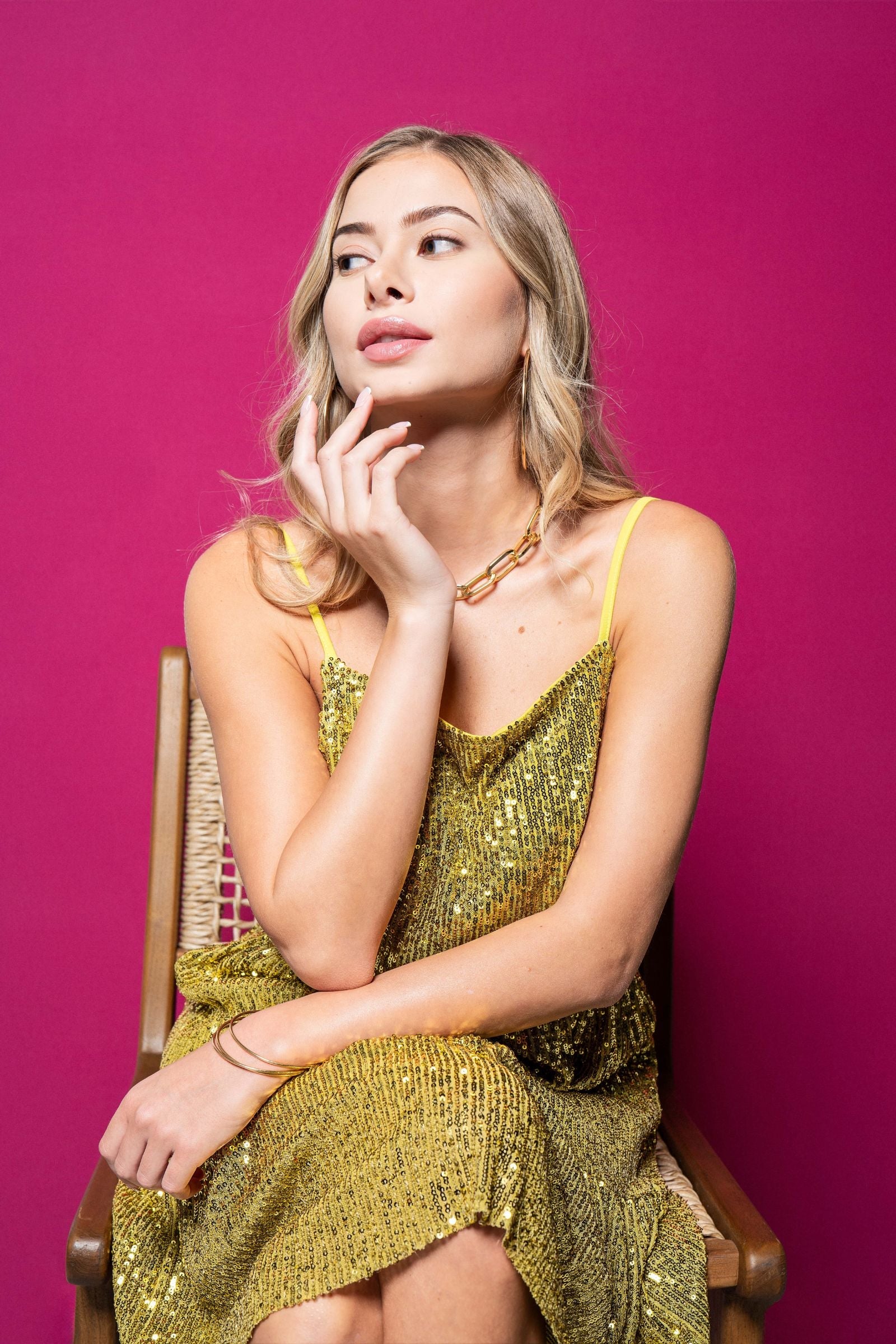 Vestido lentejuelas dorado con tirantes corto - lolitasyl.com