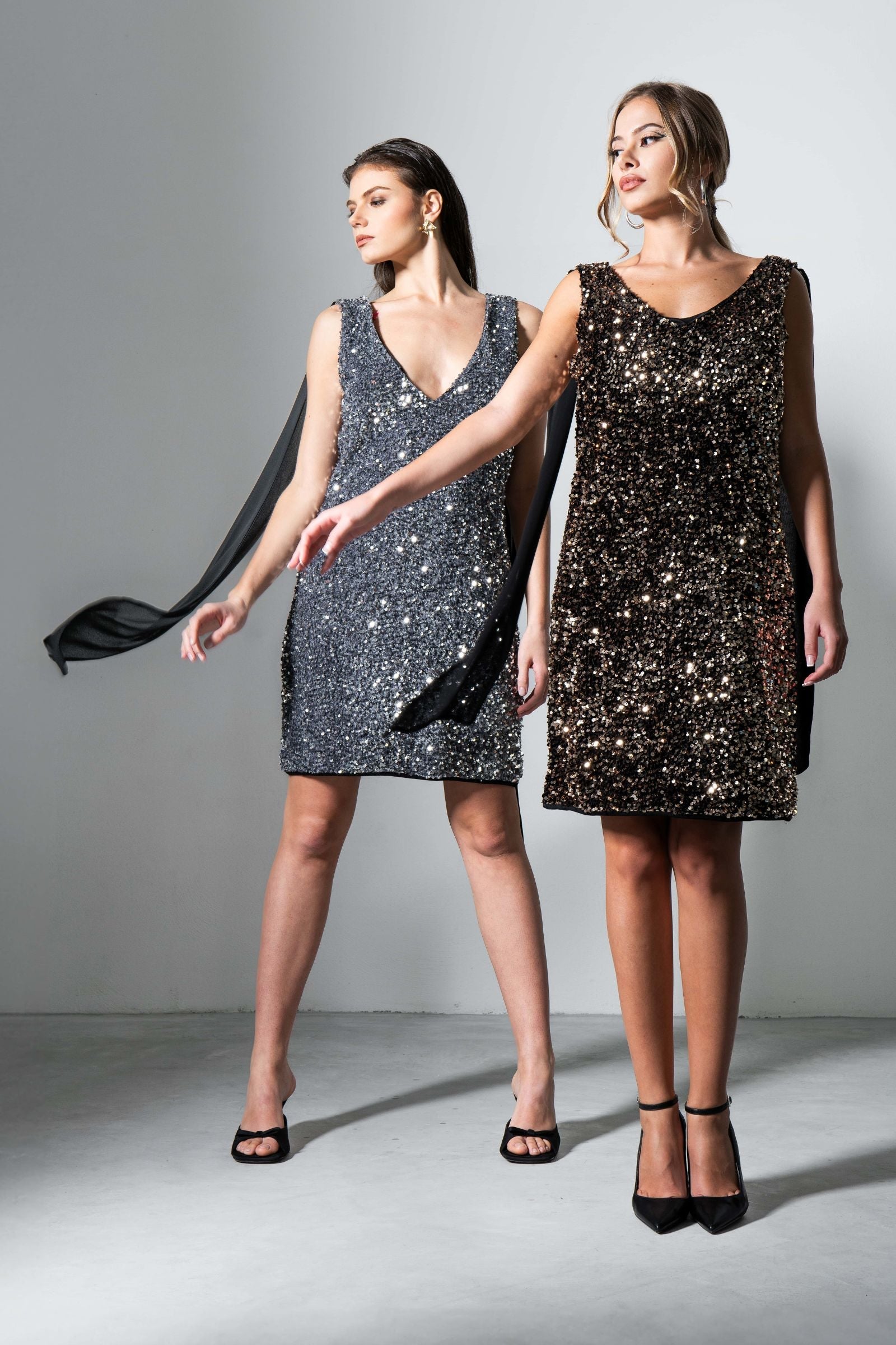 Vestido marrón corto lentejuelas con capa de gasa LolitasyL - lolitasyl.com