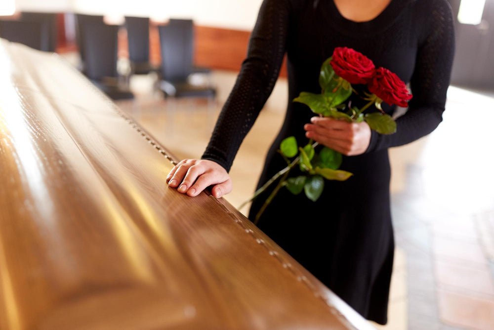 Cómo vestir para un funeral: protocolo y algunos consejos - Lolitas&L