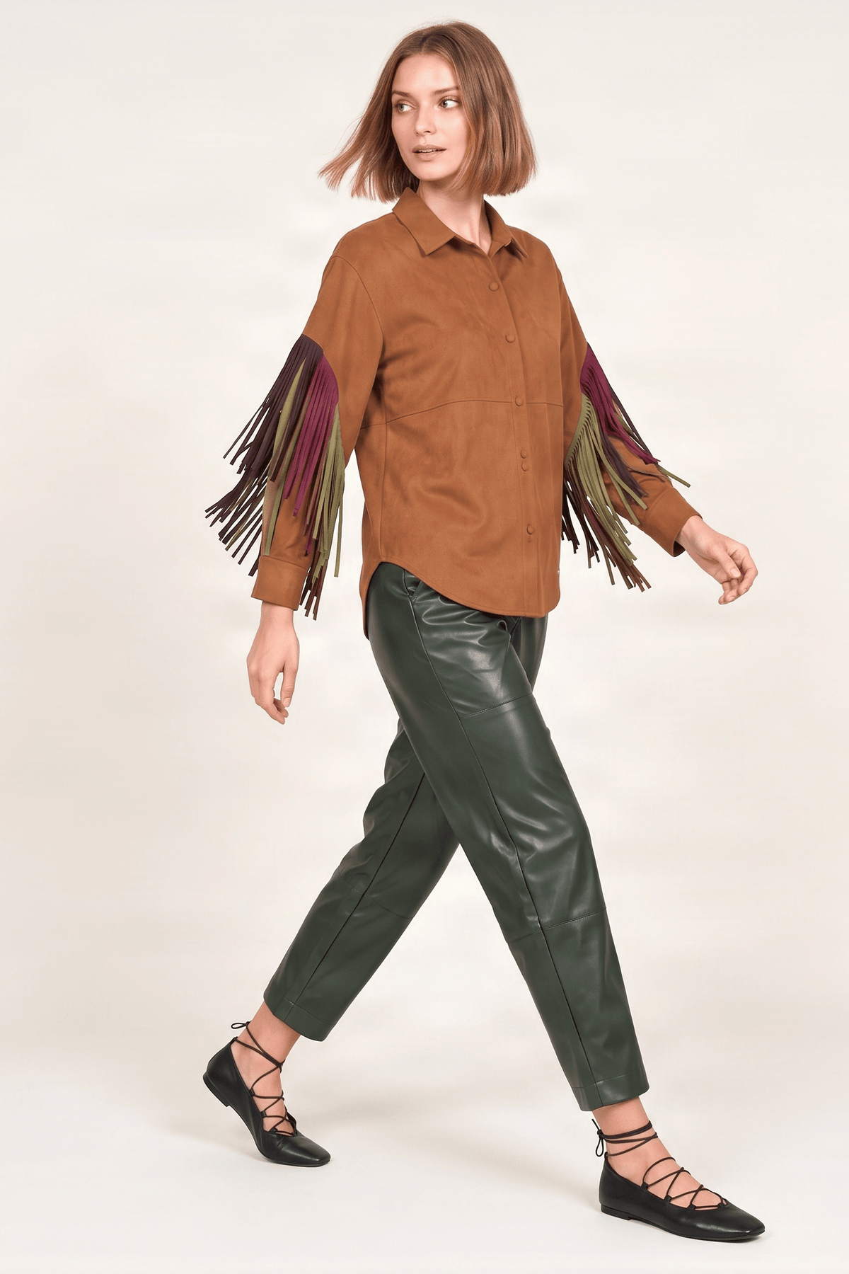 Camisa camel antelina con flecos multicolor Lolitas&L - lolitasyl.com