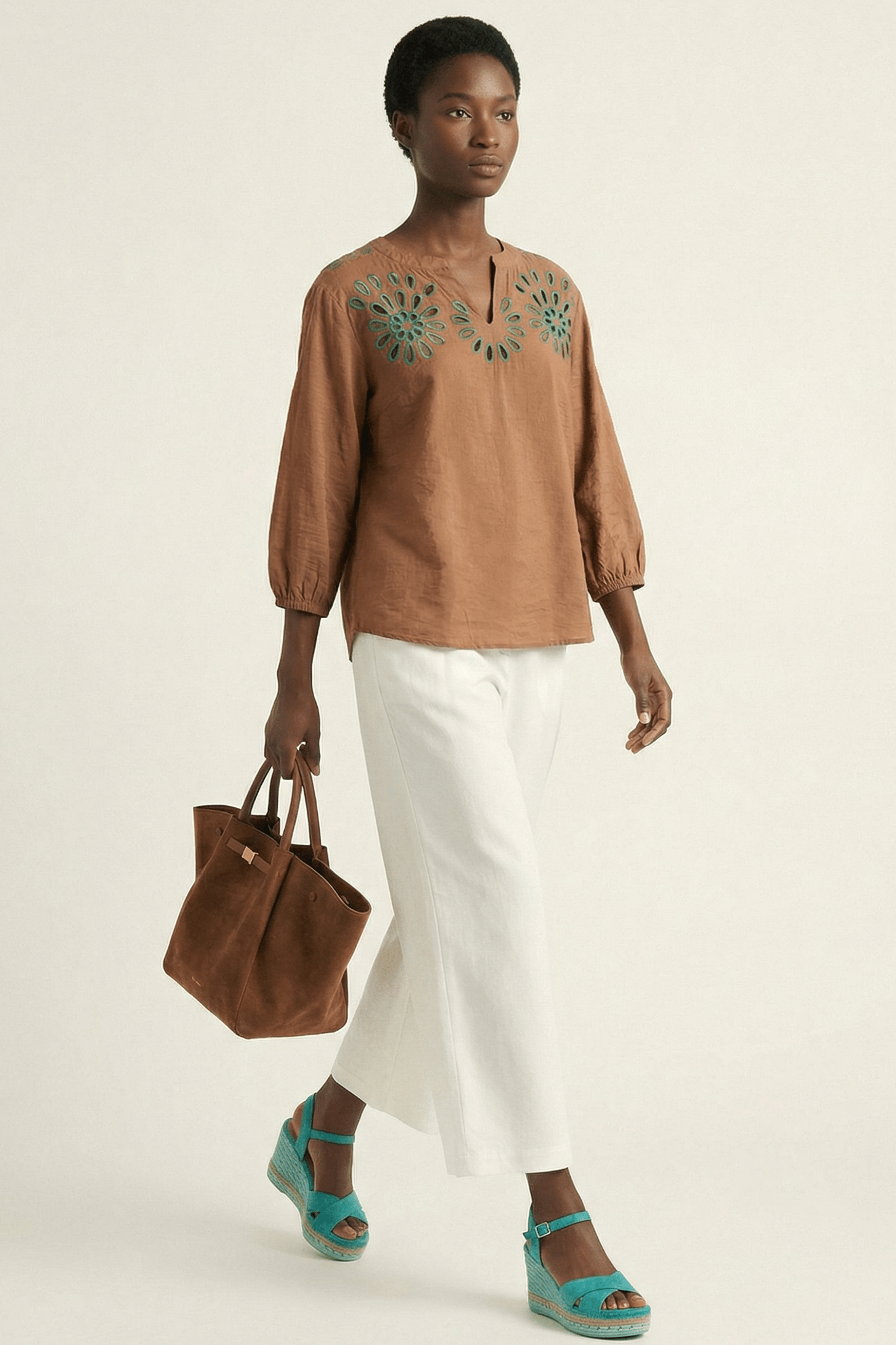 Camisa marron amplia bordado verde en contraste Lolitas&L - lolitasyl.com