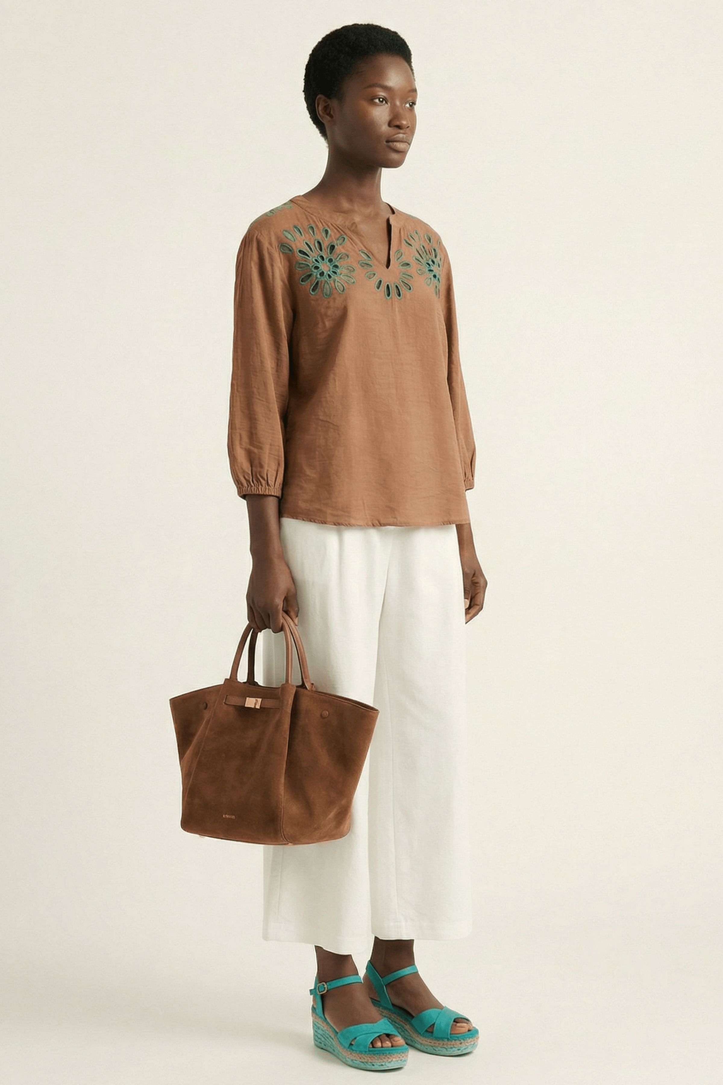 Camisa marron amplia bordado verde en contraste Lolitas&L - lolitasyl.com