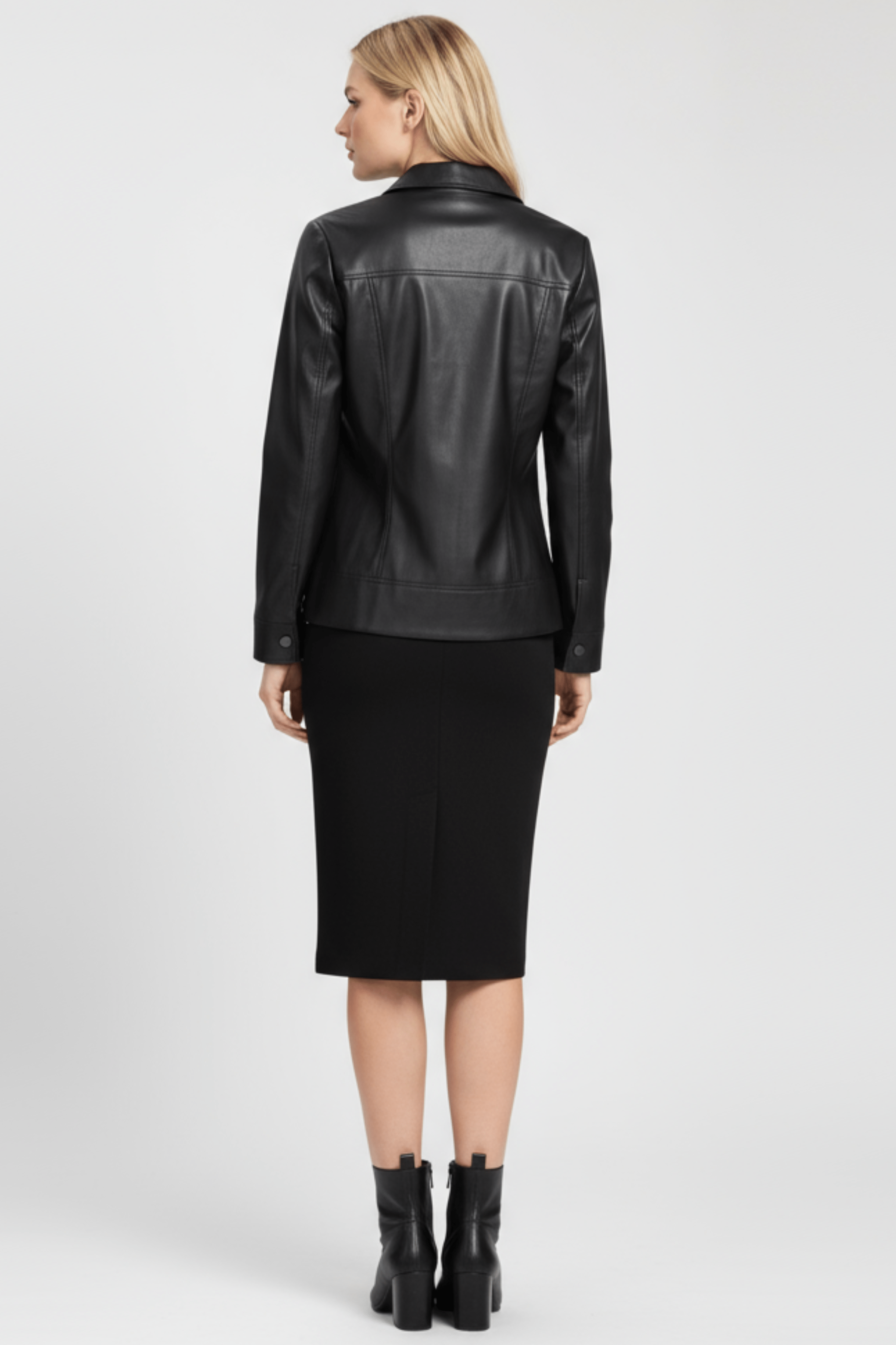 Camisa negra polipiel con automaticos y bolsillos Lolitas&L - lolitasyl.com