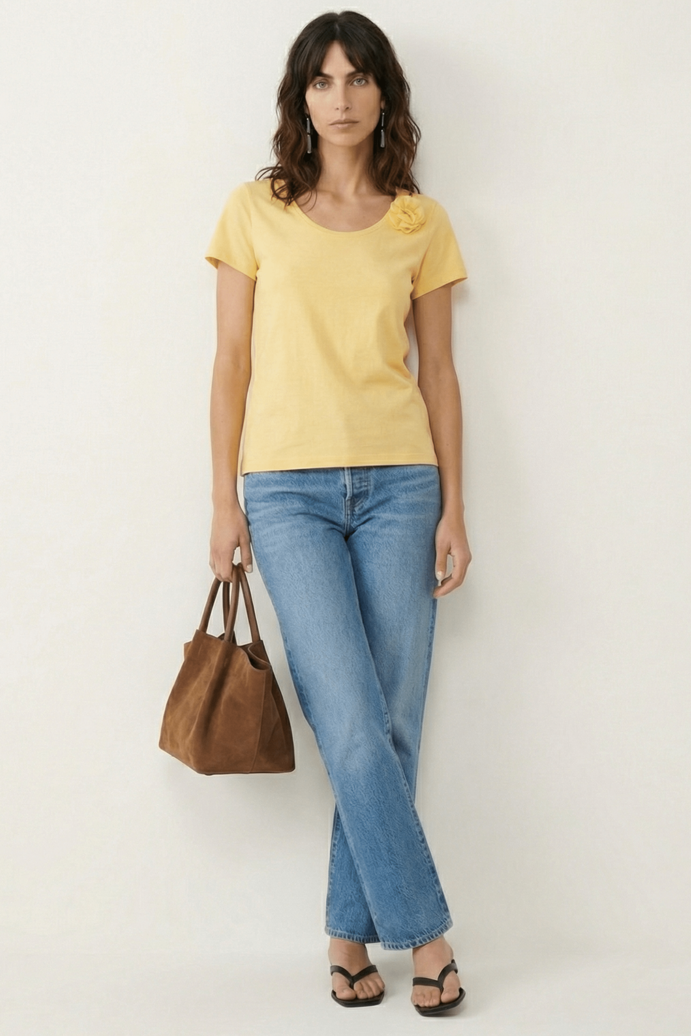 Camiseta amarilla escote redondo con flor Lolitas&L - lolitasyl.com