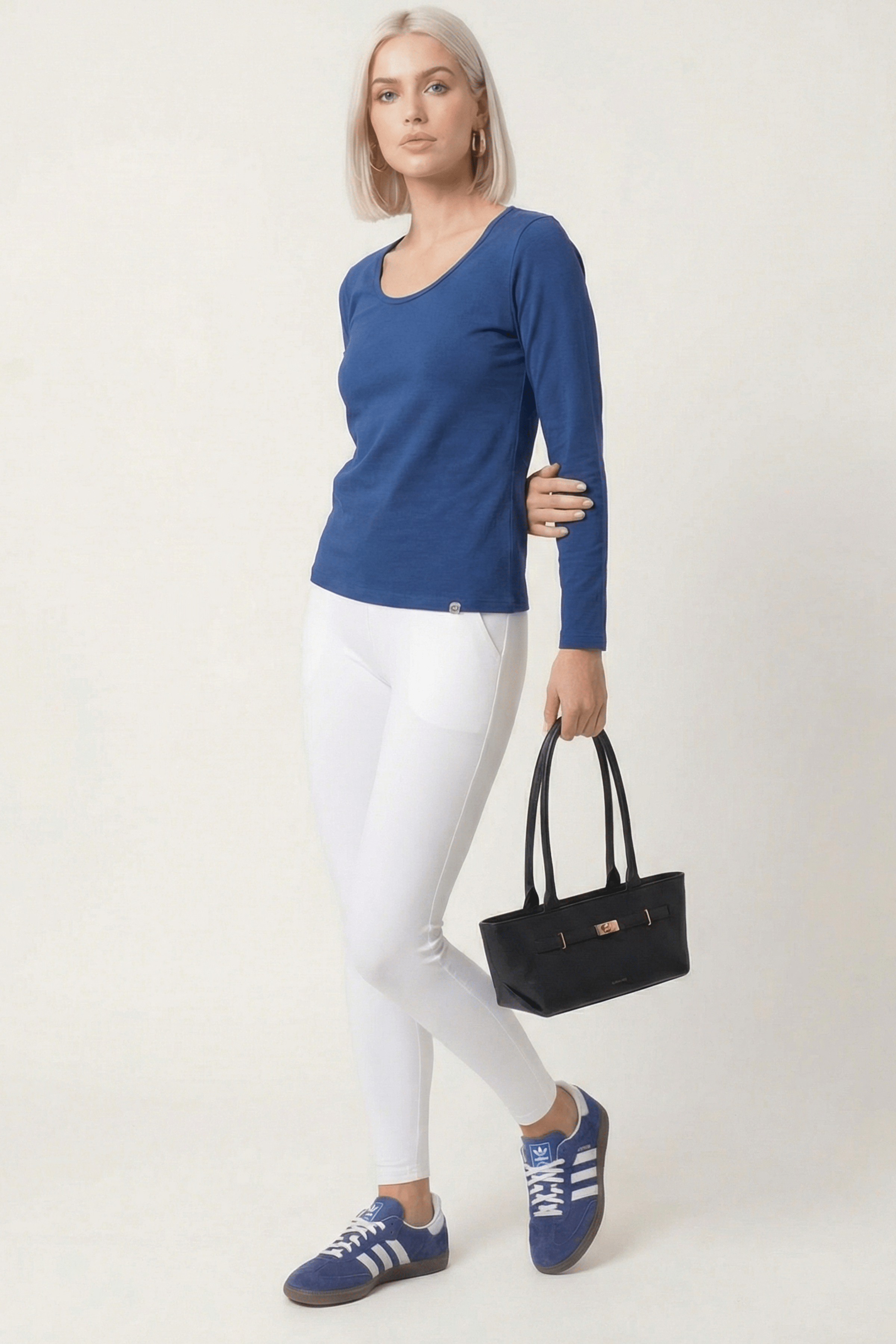Camiseta azul basica con escote collar y manga larga Lolitas&L - lolitasyl.com