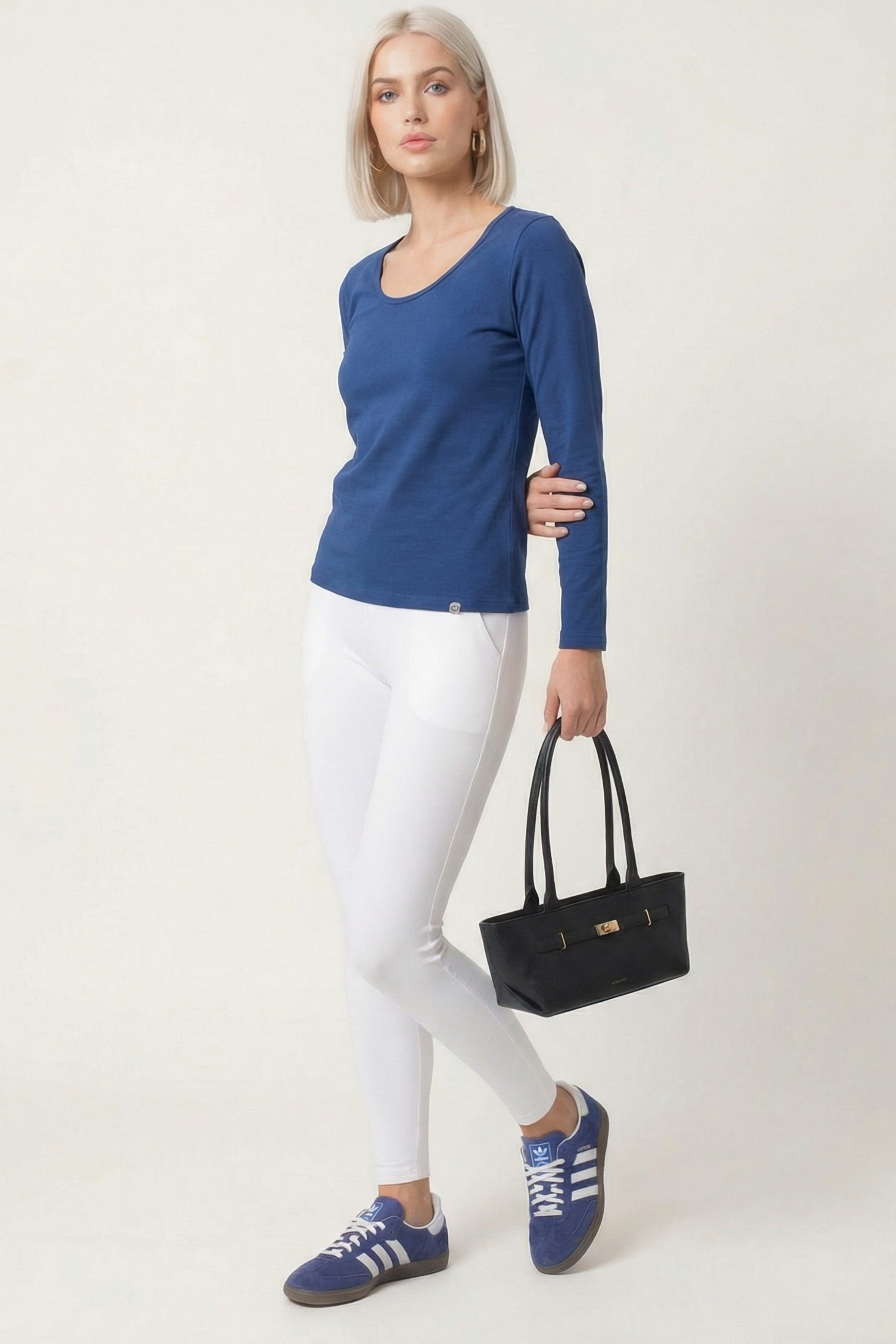 Camiseta azul basica con escote collar y manga larga Lolitas&L