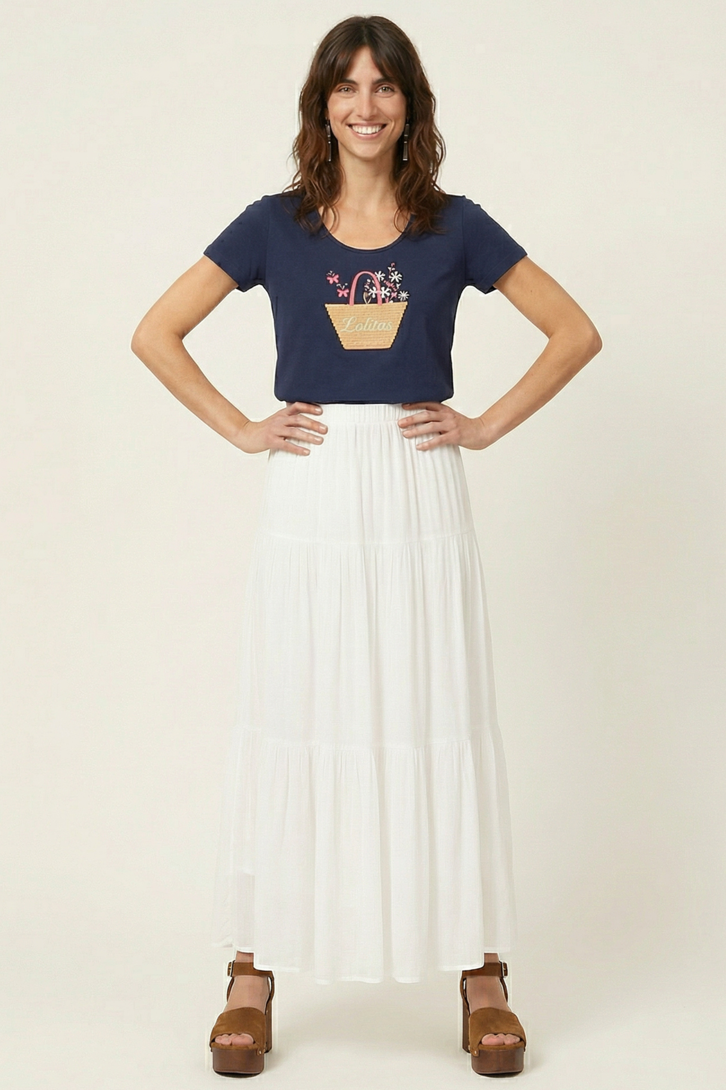 Camiseta azul con bordado cesta y flores de manga corta Lolitas&L