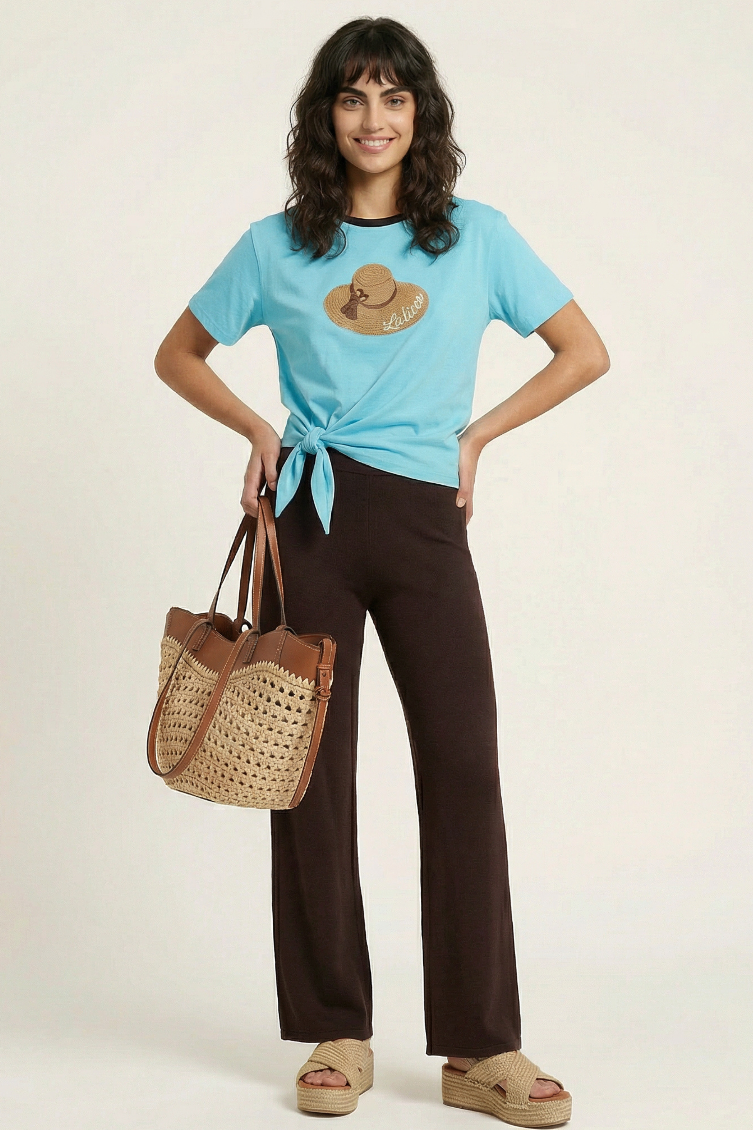 Camiseta azul celeste bordado sombrero anudada en la cintura Lolitas&L